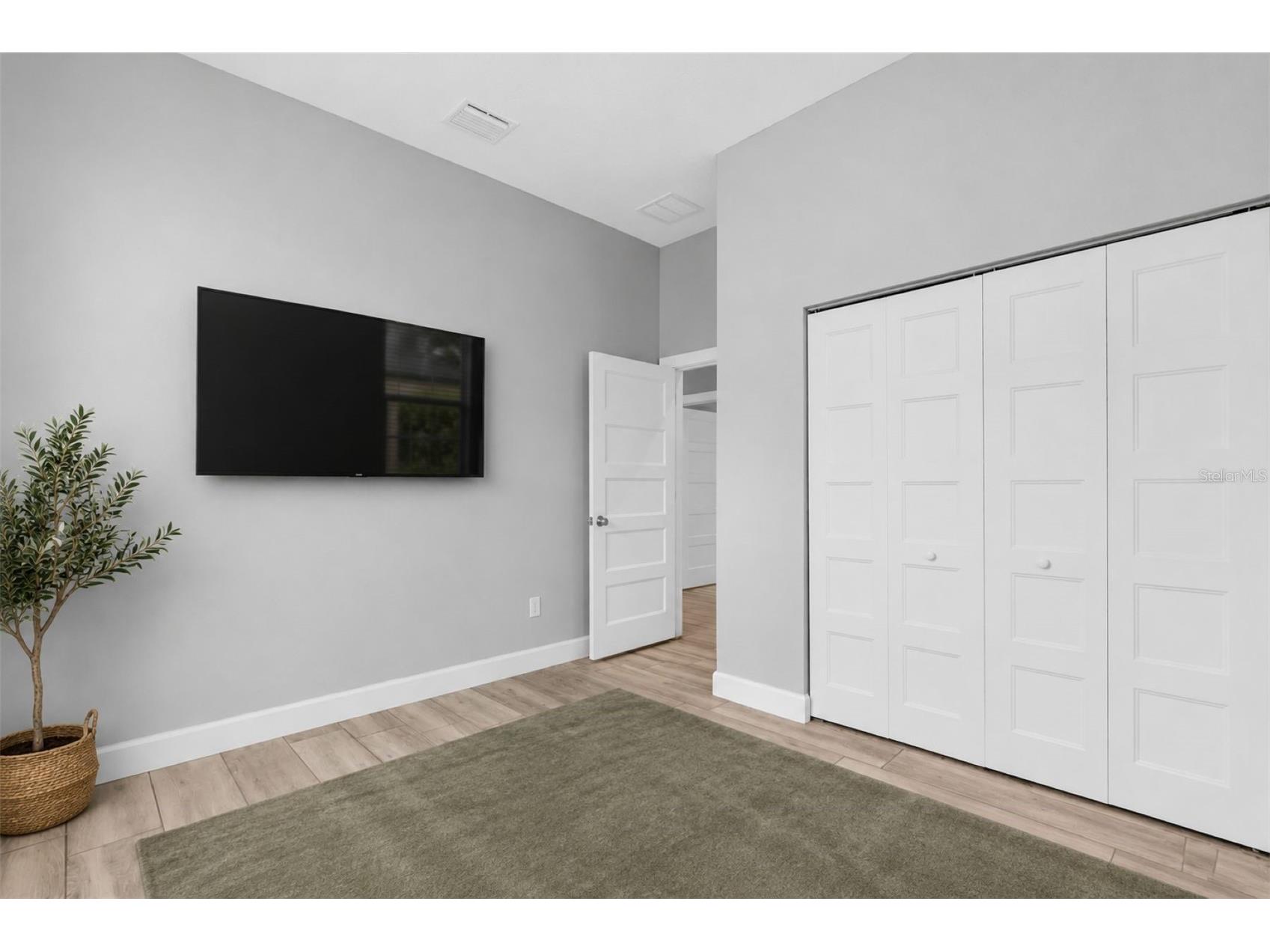 224 NE Jefferson Circle N Saint Petersburg FL 33702 TB8515553 image32