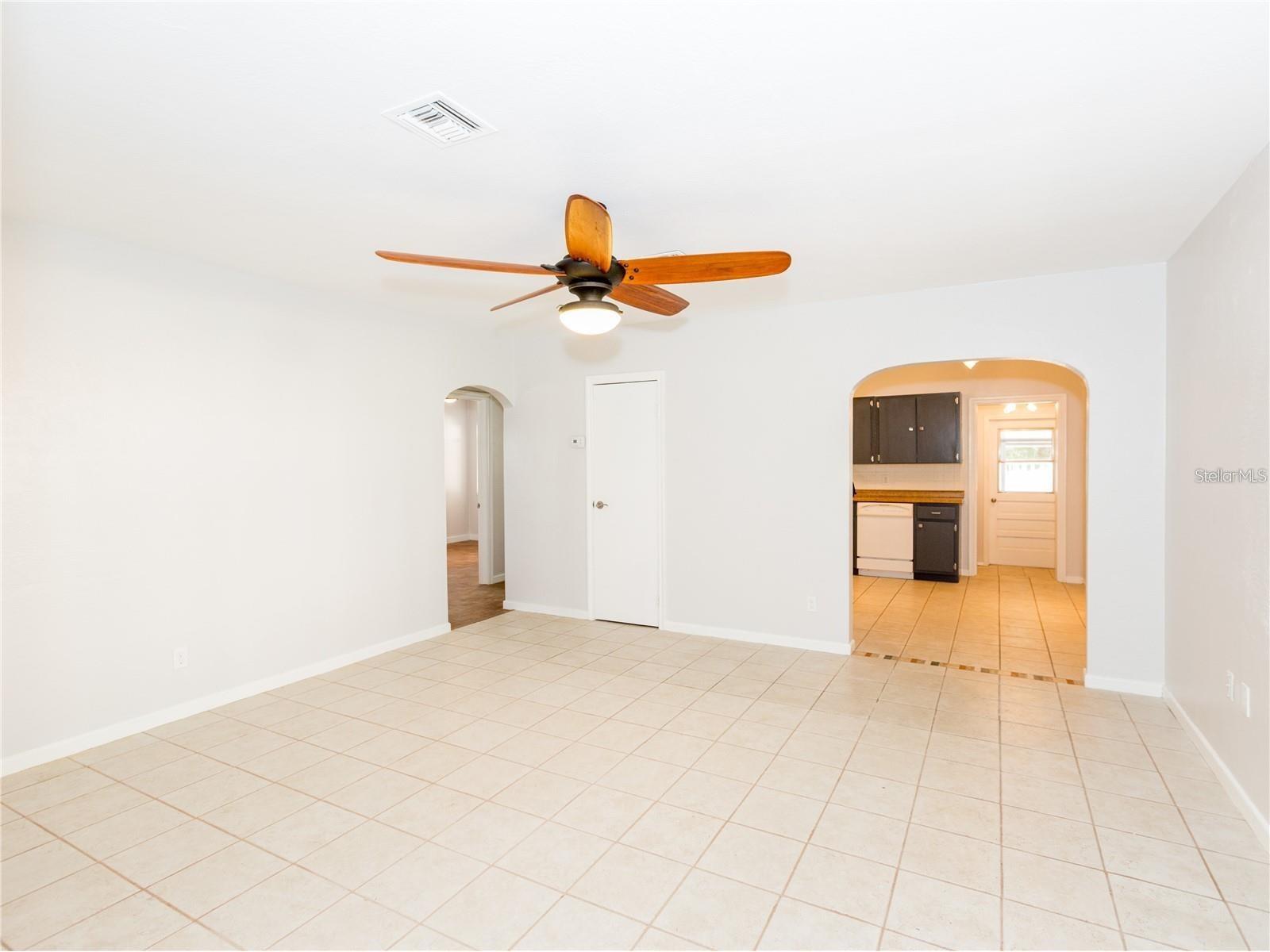 224 S Lawsona Boulevard Orlando FL 32801 O6373427 image4