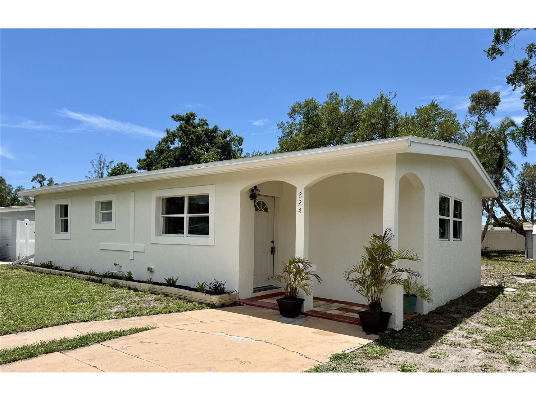 224 W Cornelius Circle Sarasota FL 34232 A4694884 image1