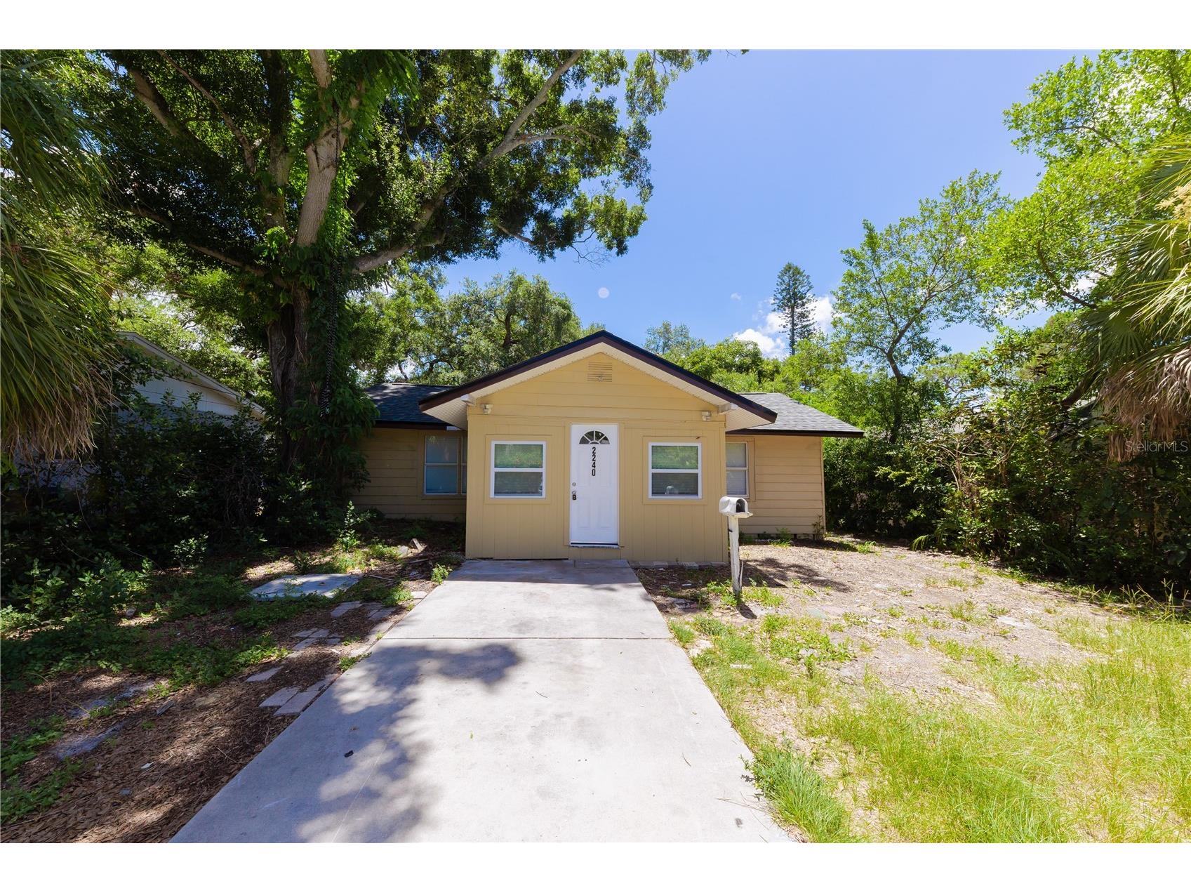 2240 10th Street S Saint Petersburg FL 33705 TB8522820 image1