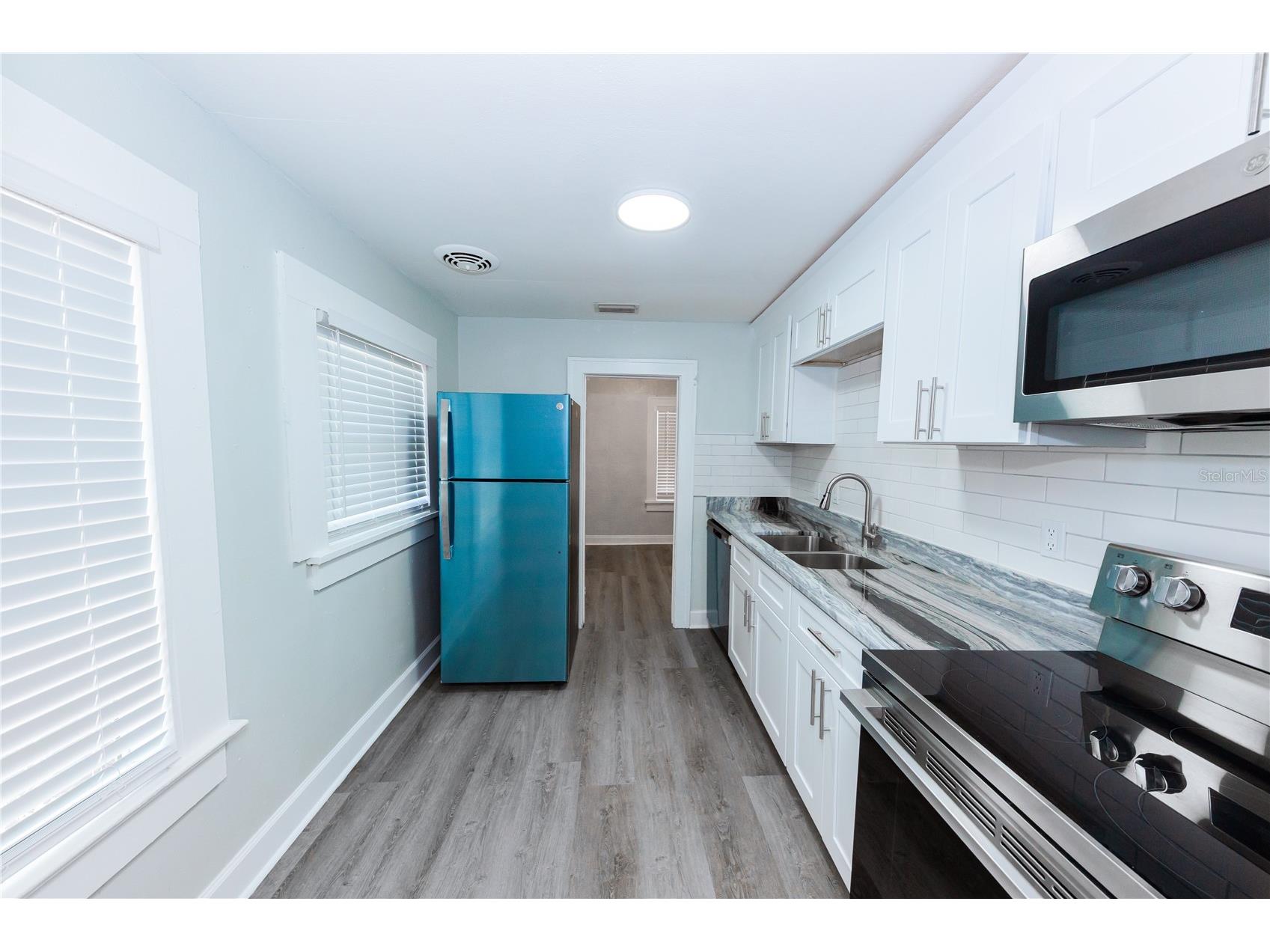 2240 10th Street S Saint Petersburg FL 33705 TB8522820 image13