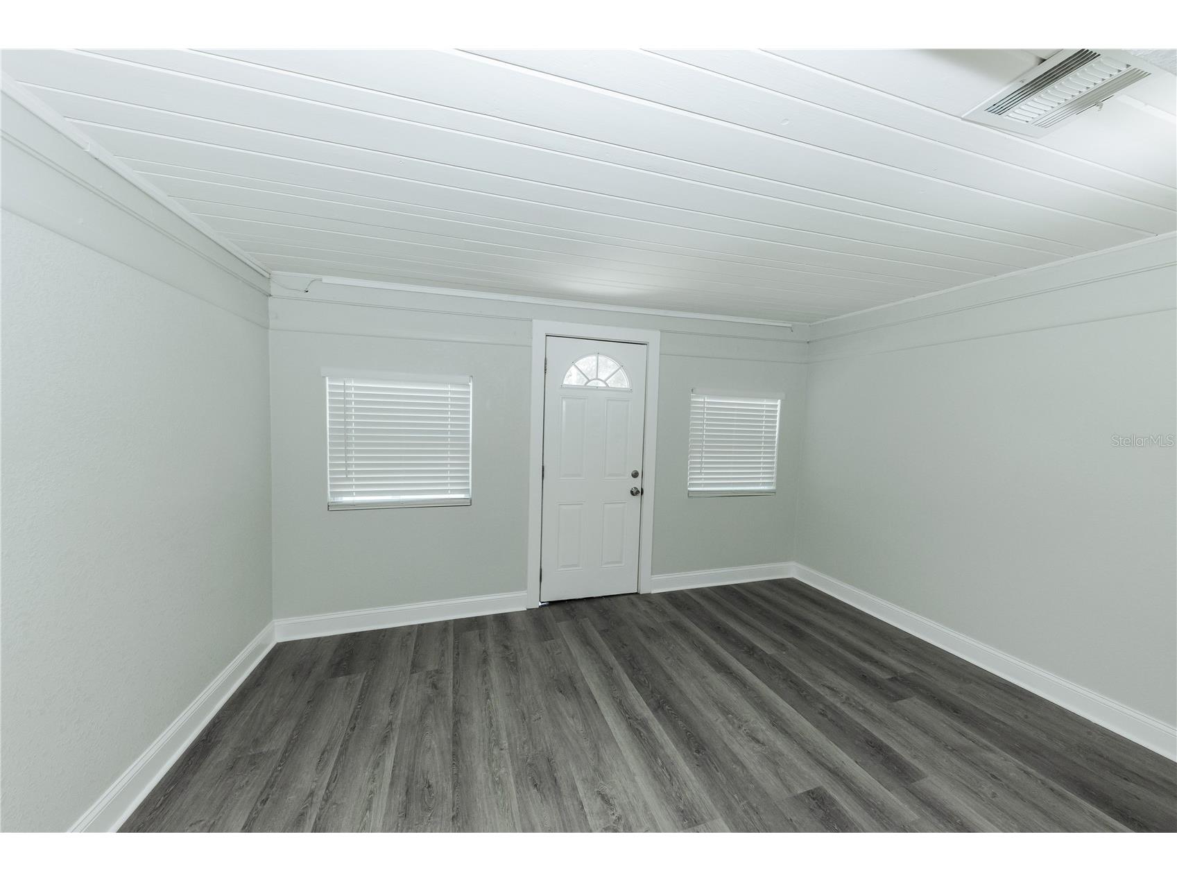 2240 10th Street S Saint Petersburg FL 33705 TB8522820 image17