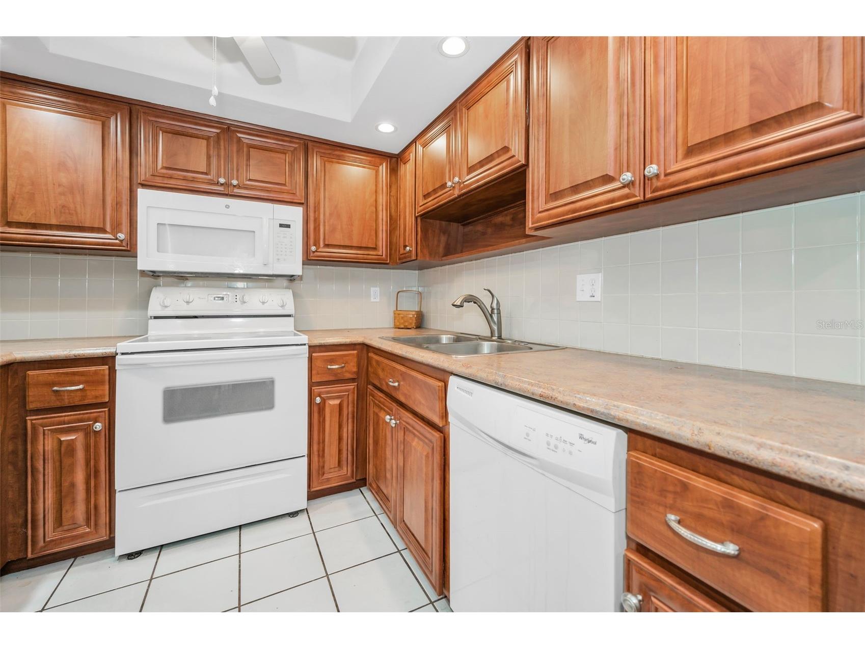 2240 Spruce Lane #D Palm Harbor FL 34684 - LAKE TARPON TB8481187 image17