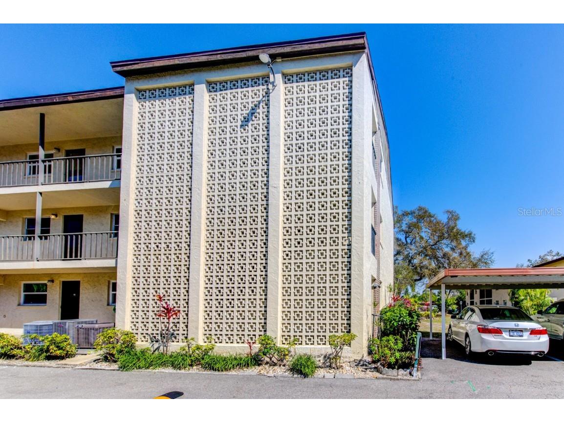 2240 Stickney Point Road #219 Sarasota FL 34231 A4600570 image1