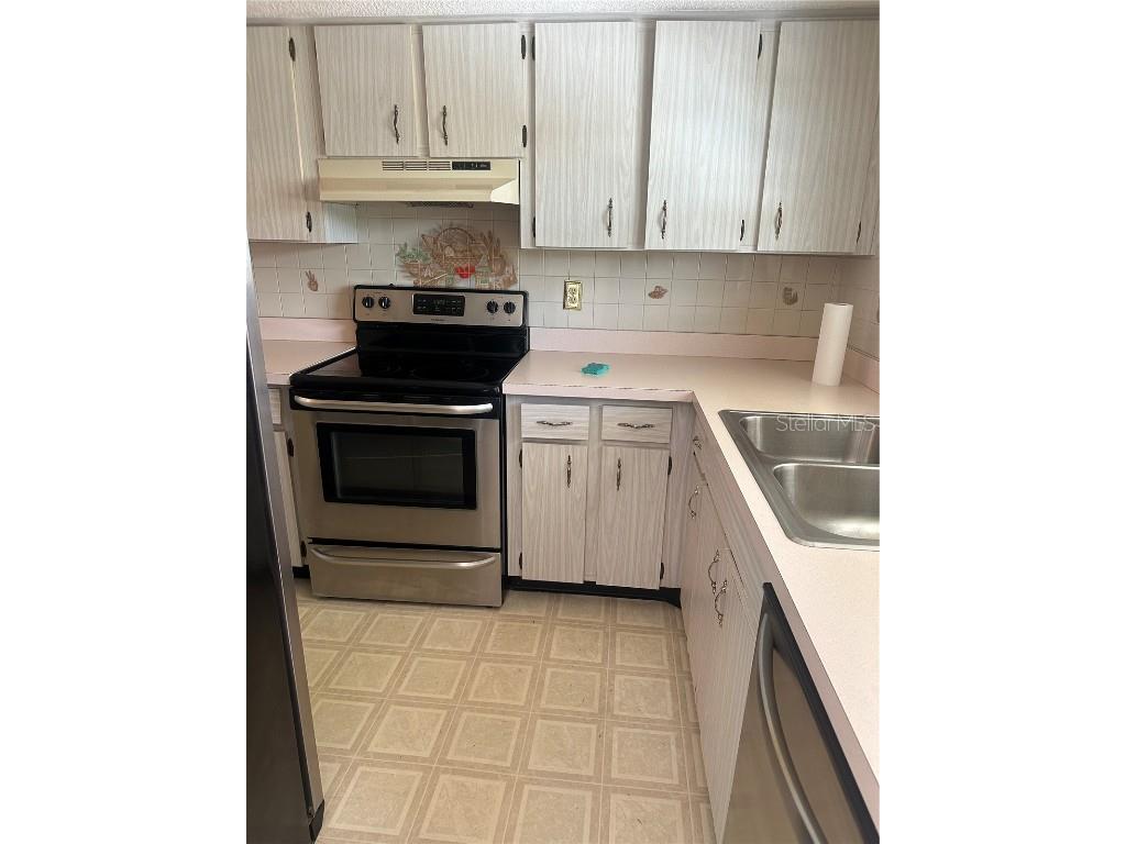 2240 Stickney Point Road #231 Sarasota FL 34231 A4665734 image5