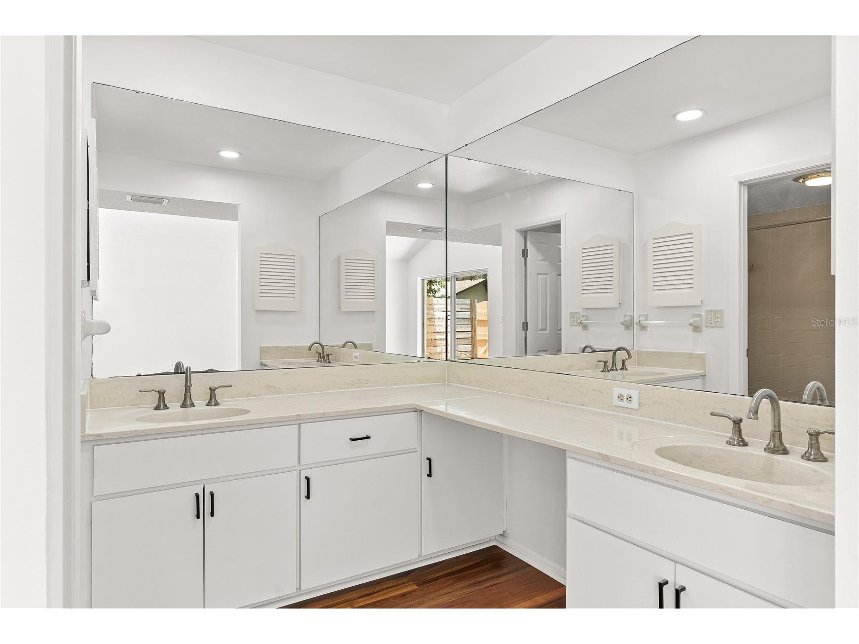 2242 Circlewood Drive #24 Sarasota FL 34231 TB8517647 image14