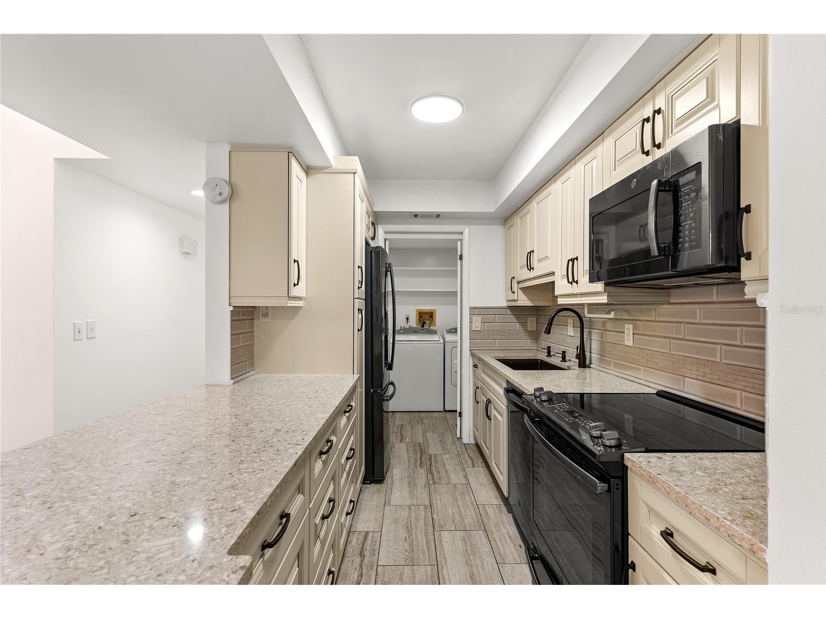 2242 Circlewood Drive #24 Sarasota FL 34231 TB8517647 image8