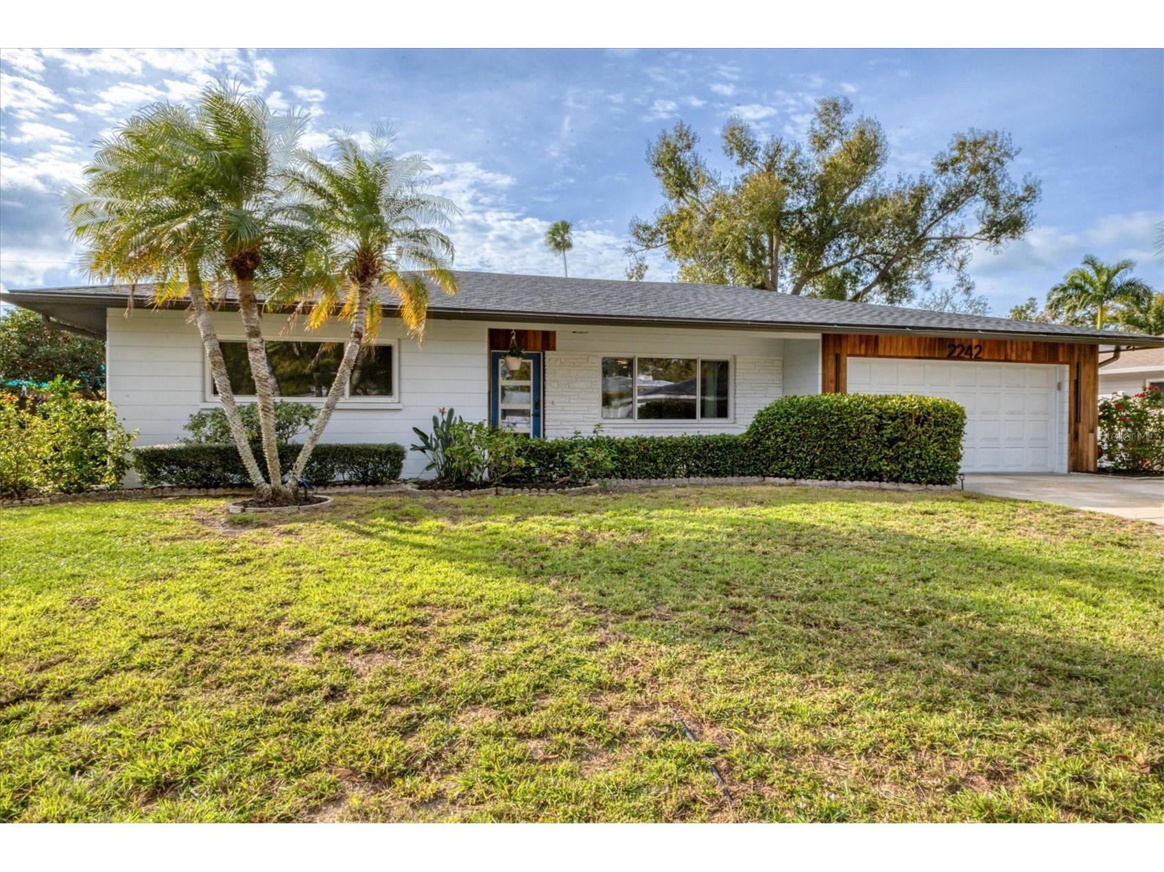 2242 Sunnyside Lane Sarasota FL 34239 N6142436 image1