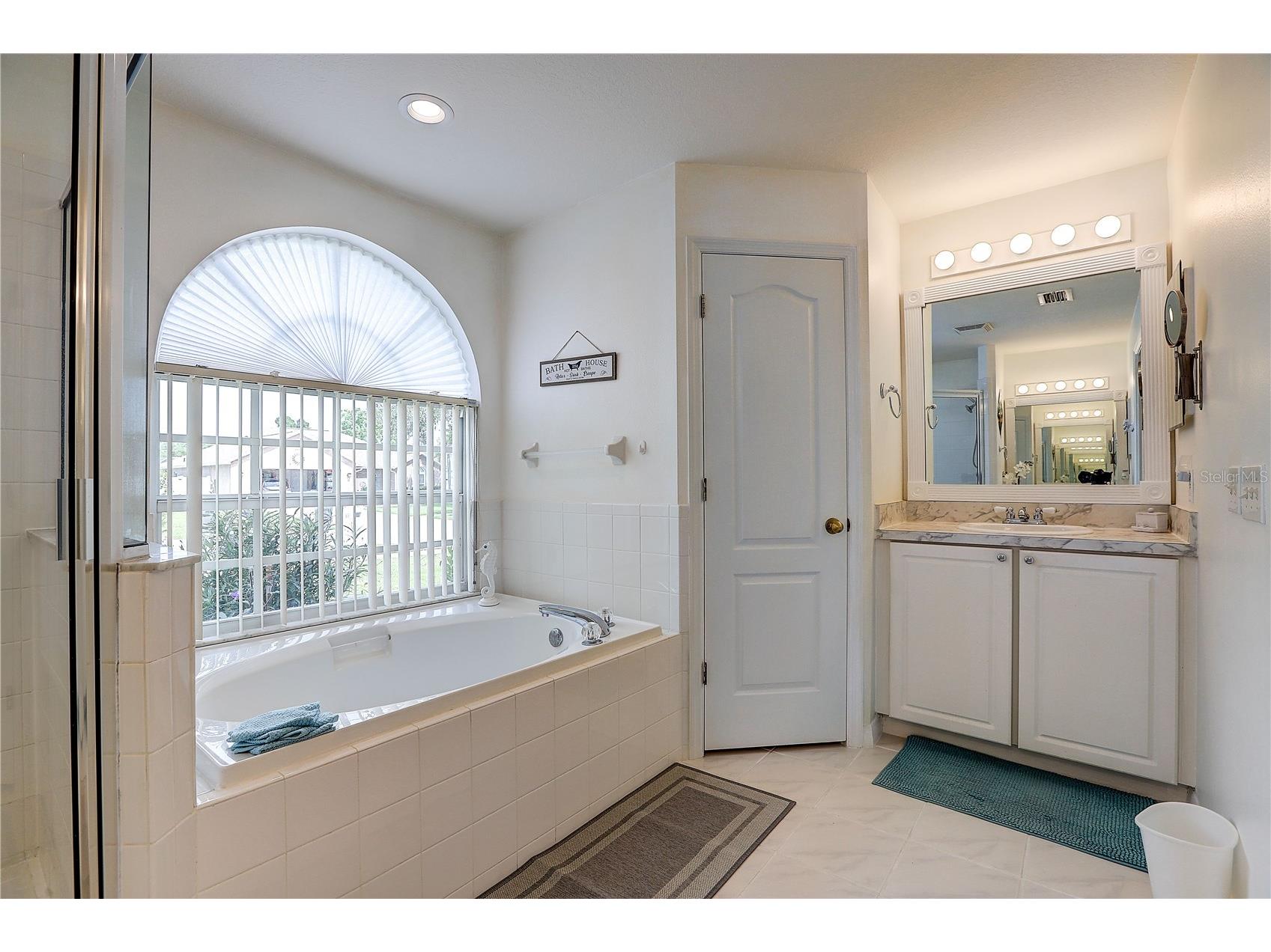 2242 Towering Oaks Circle Seffner FL 33584 TB8531581 image18