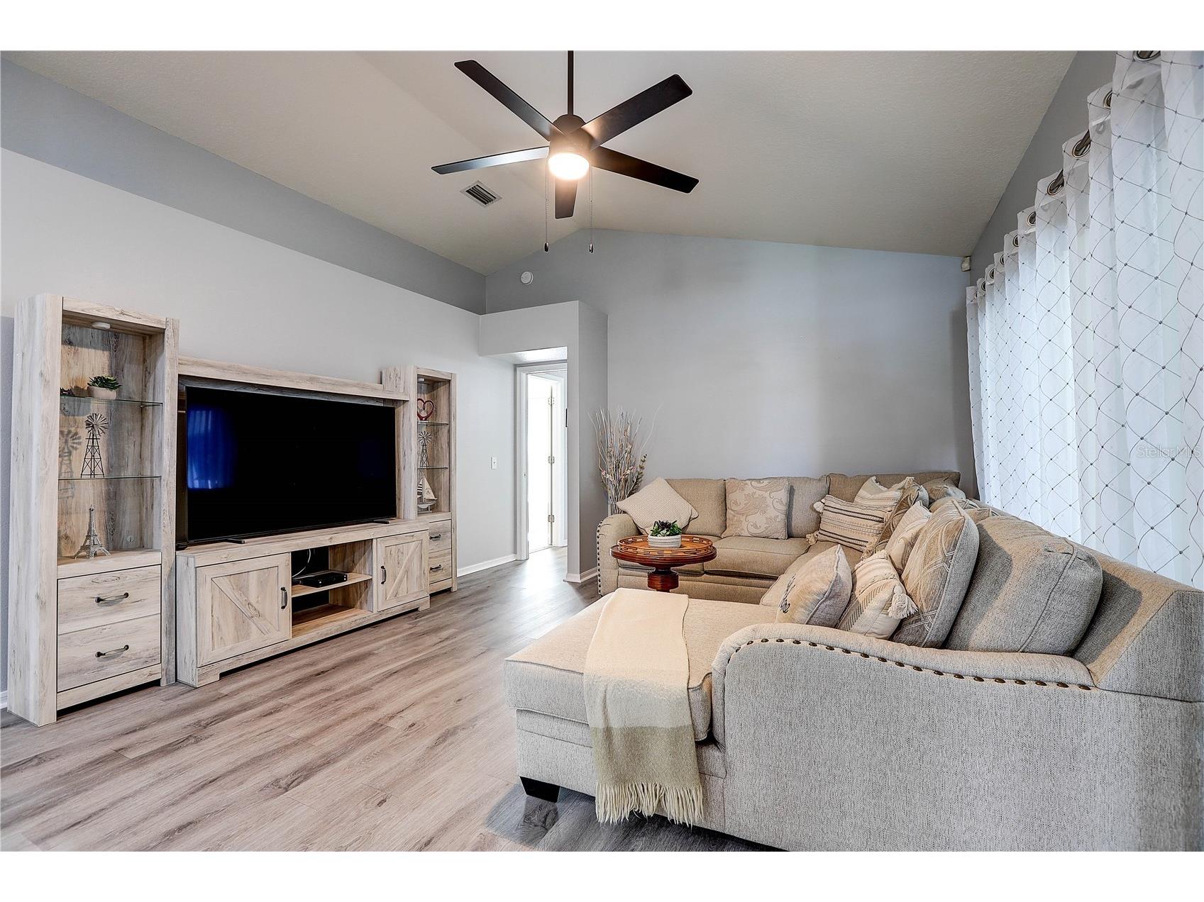 2242 Towering Oaks Circle Seffner FL 33584 TB8531581 image19