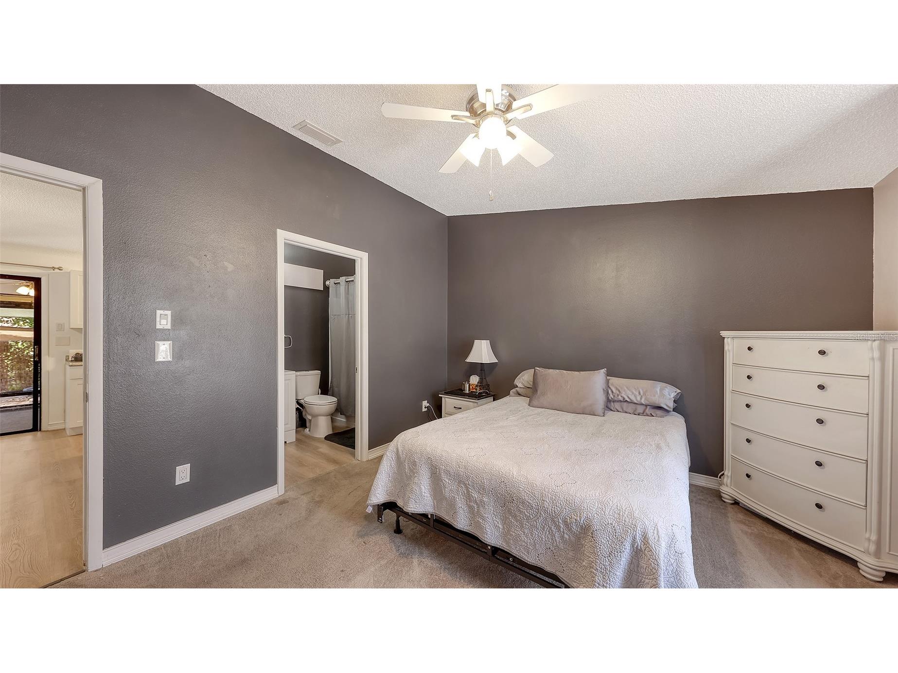 2243 Lockwood Meadows Drive Sarasota FL 34234 A4690489 image14