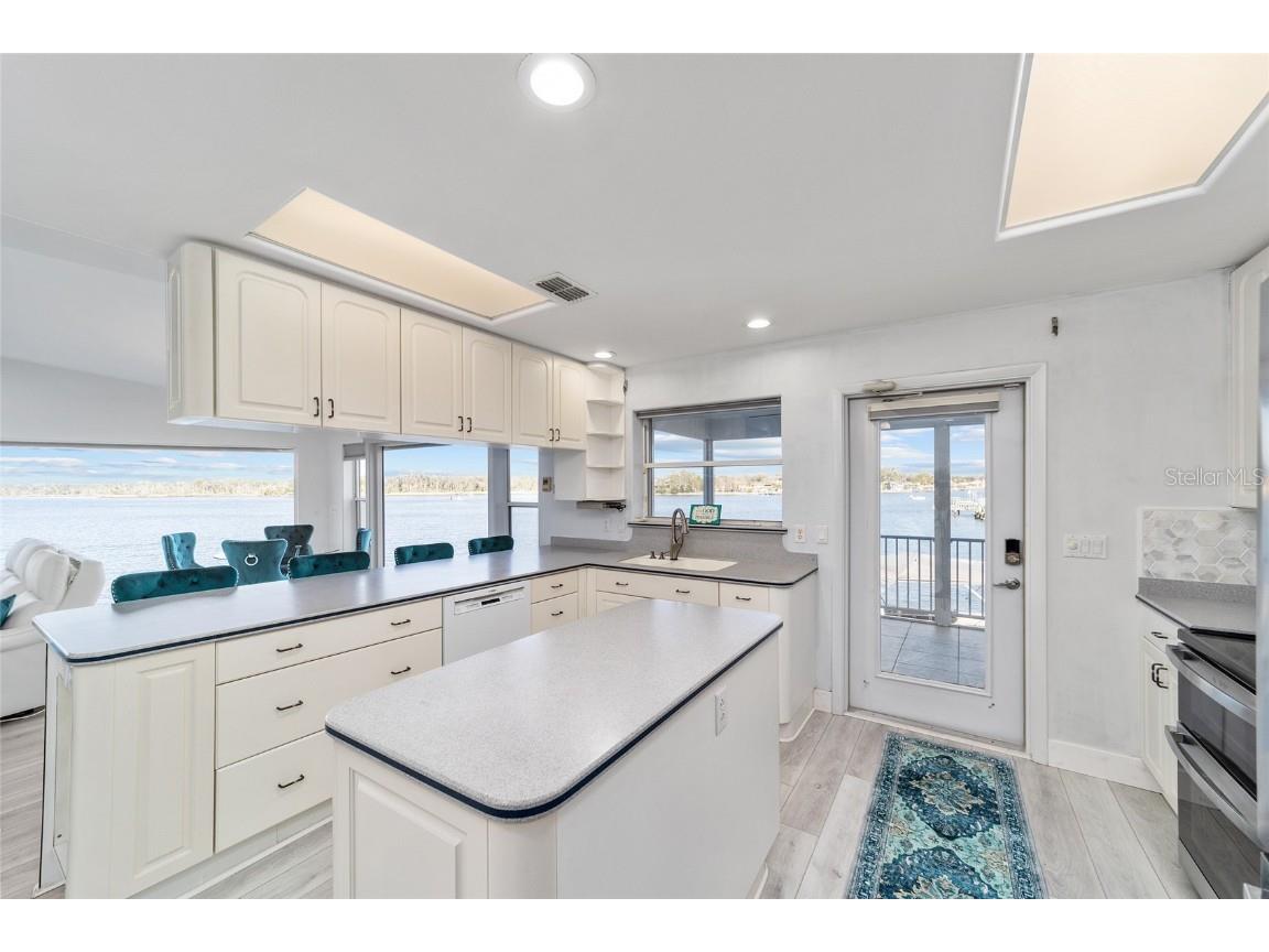 2243 N Kings Cove Point Crystal River FL 34429 - CRYSAL RIVER OM697332 image29