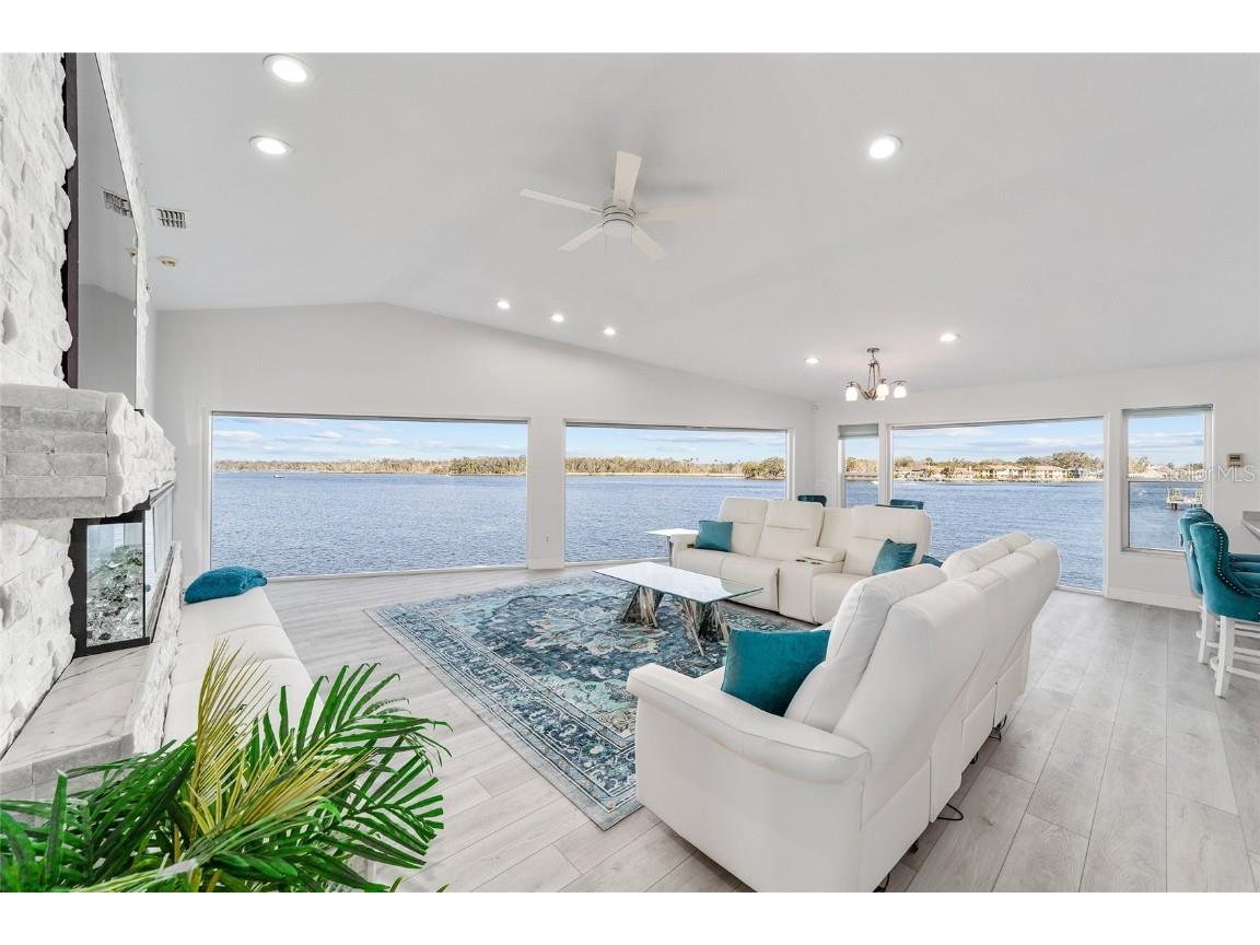 2243 N Kings Cove Point Crystal River FL 34429 - CRYSAL RIVER OM697332 image3