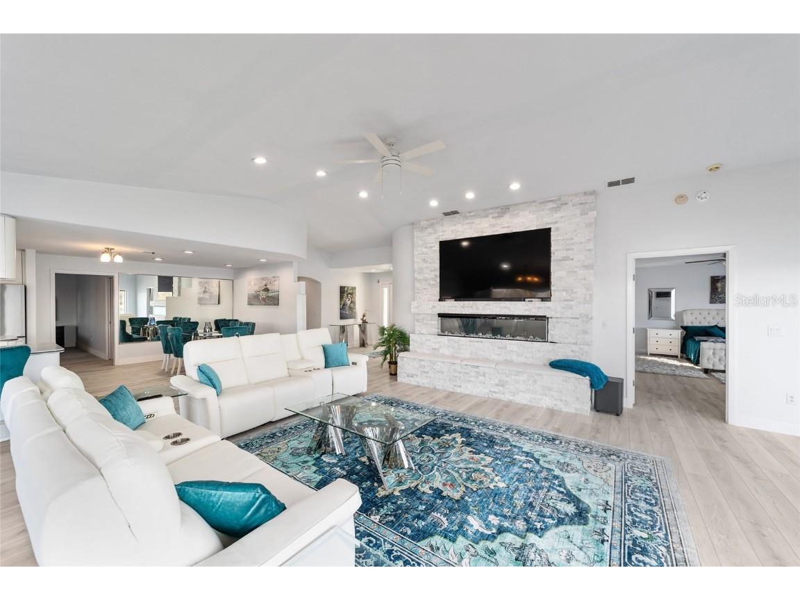 2243 N Kings Cove Point Crystal River FL 34429 - CRYSAL RIVER OM697332 image34