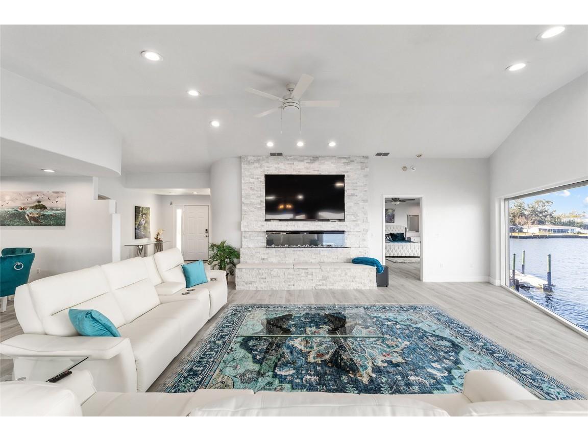 2243 N Kings Cove Point Crystal River FL 34429 - CRYSAL RIVER OM697332 image5