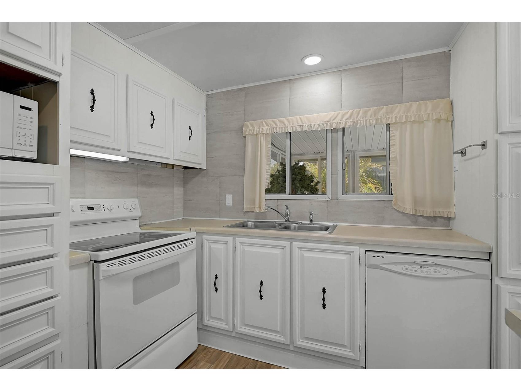 2243 Palazza Drive Sarasota FL 34238 A4659941 image8