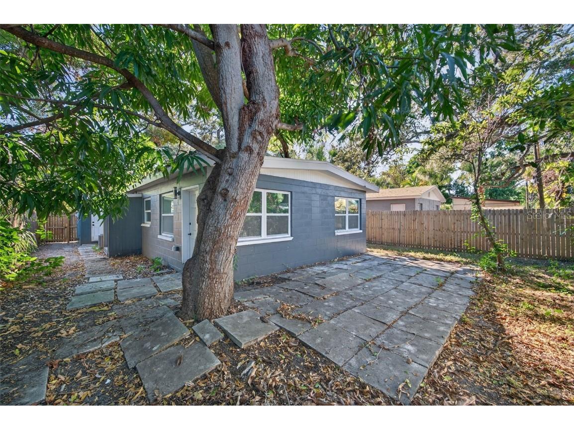 2245 17th Avenue S Saint Petersburg FL 33712 TB8427845 image40