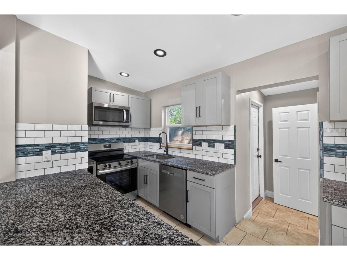 2245 17th Avenue S Saint Petersburg FL 33712 TB8427925 image8