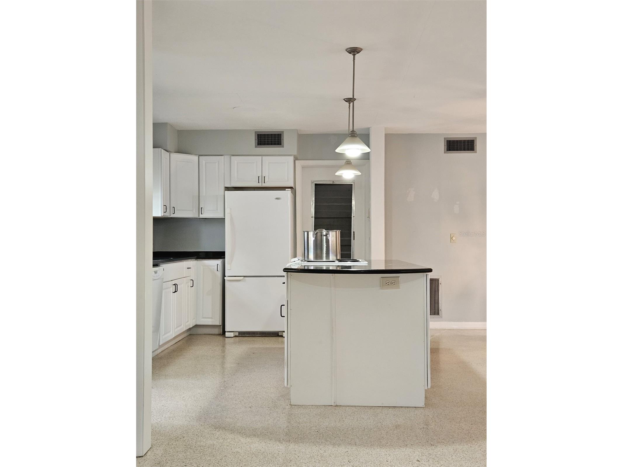 2245 Cedar Drive Dunedin FL 34698 TB8523933 image6