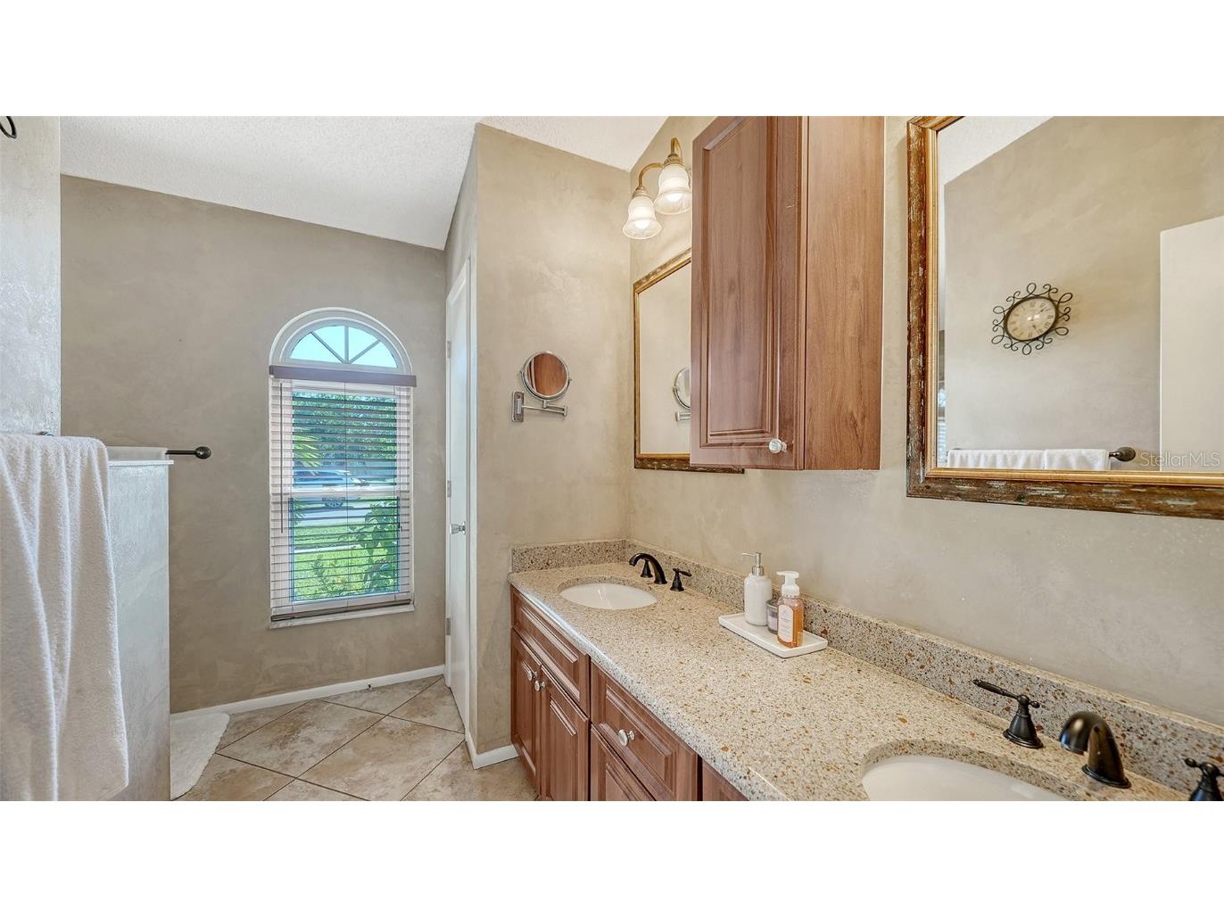 2246 Cork Oak Street W Sarasota FL 34232 A4669343 image29