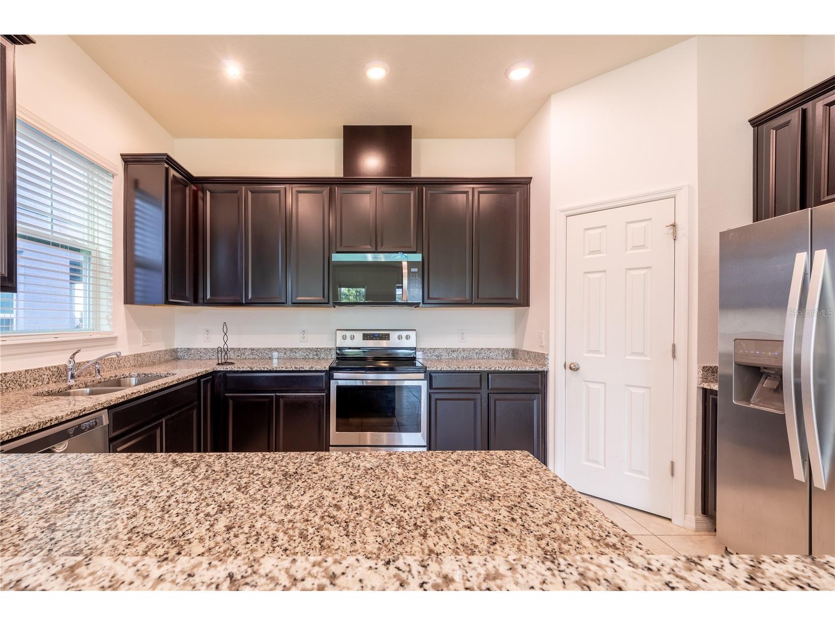 2247 White Feather Loop Oakland FL 34787 S5150852 image6