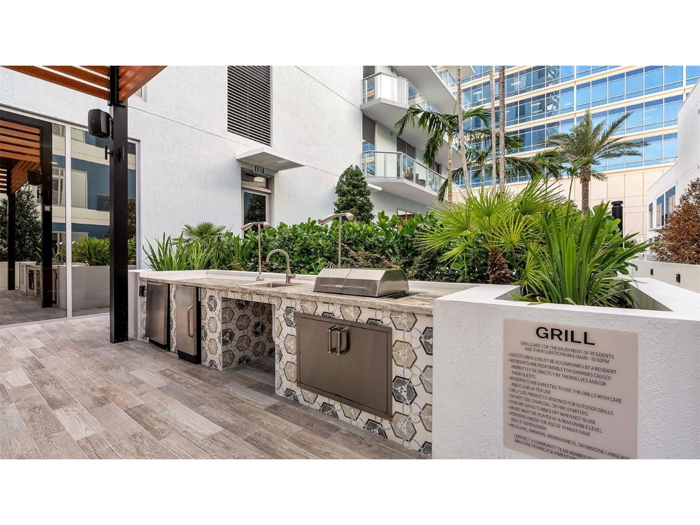 225 1st Avenue N #B2 Saint Petersburg FL 33701 O6229707 image4