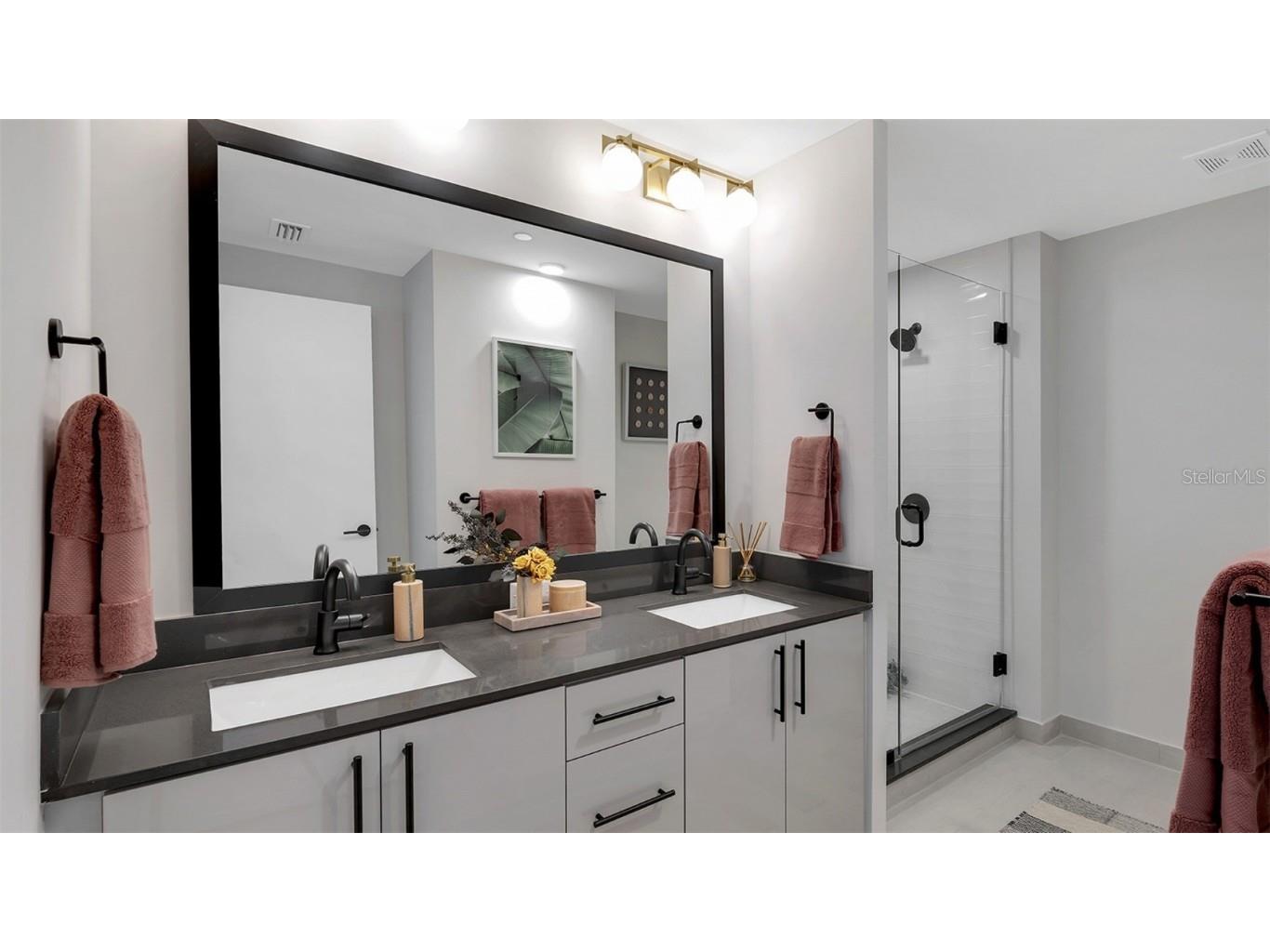 225 1st Avenue N #B2 Saint Petersburg FL 33701 O6229707 image8