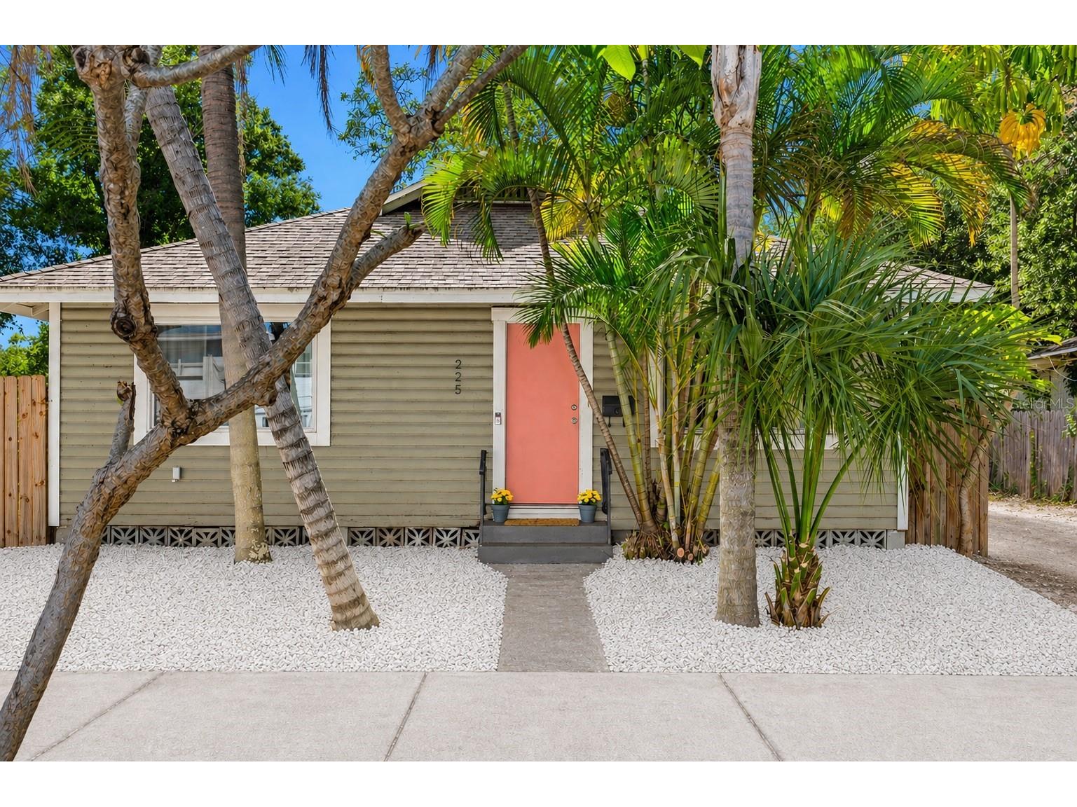225 35th Street S Saint Petersburg FL 33711 TB8500163 image1