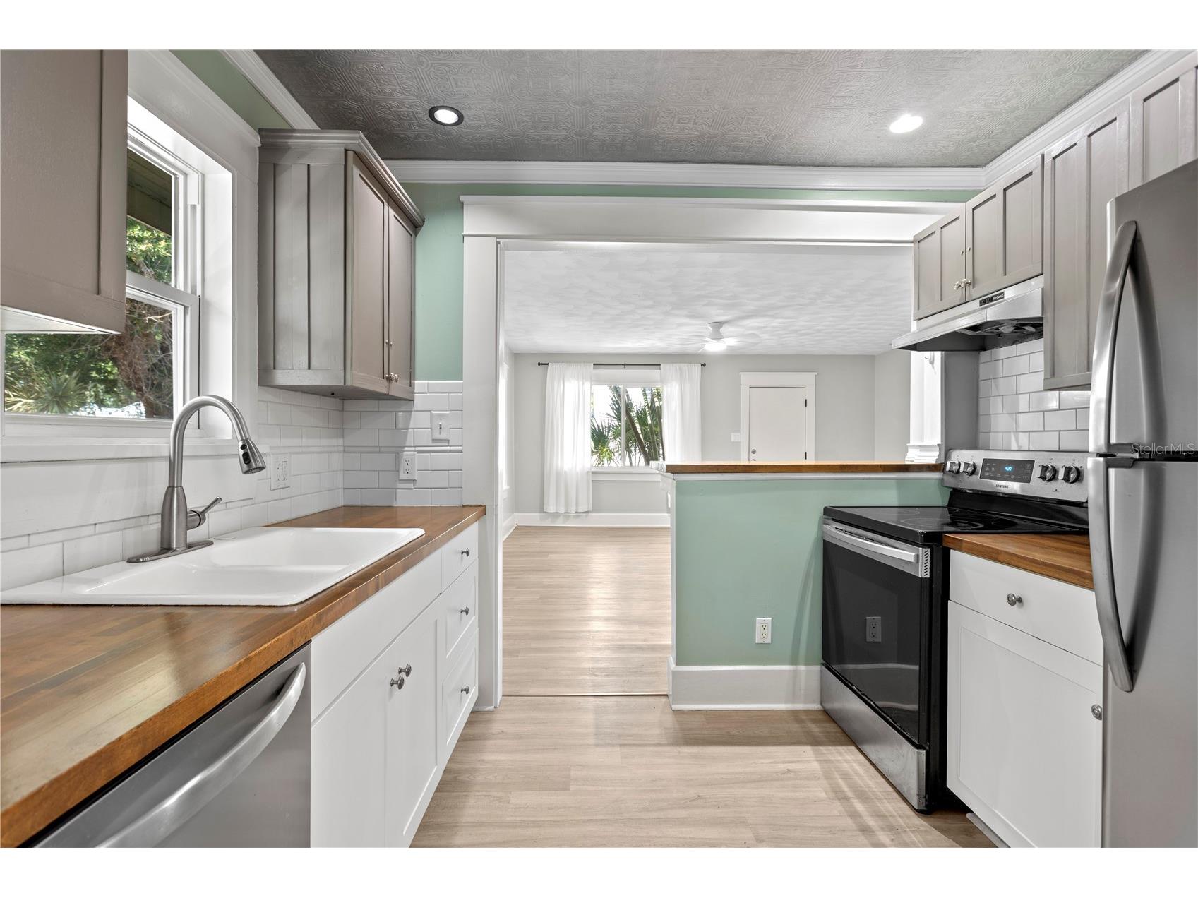225 35th Street S Saint Petersburg FL 33711 TB8500163 image12