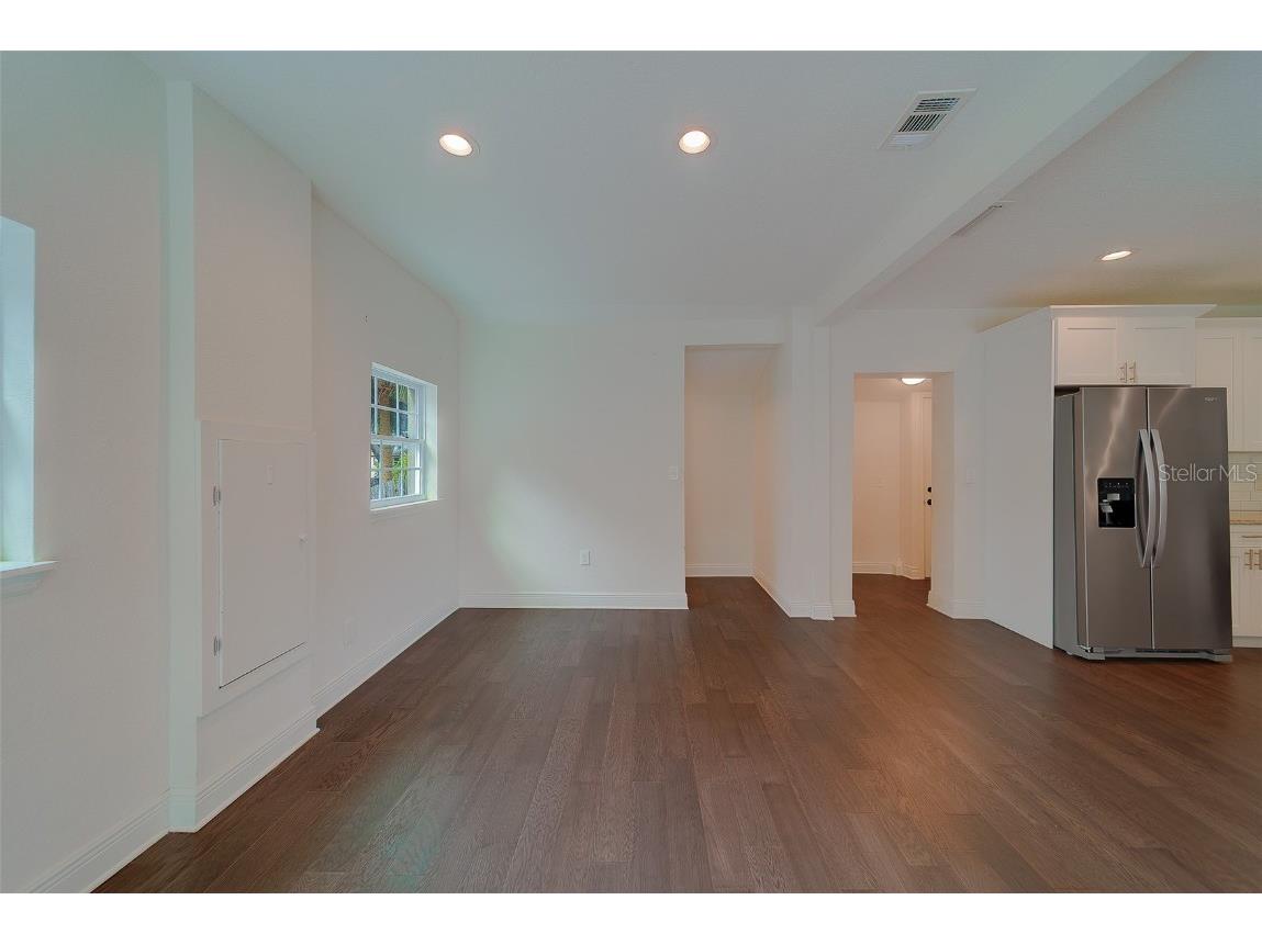 225 36th Avenue NE Saint Petersburg FL 33704 TB8452960 image10