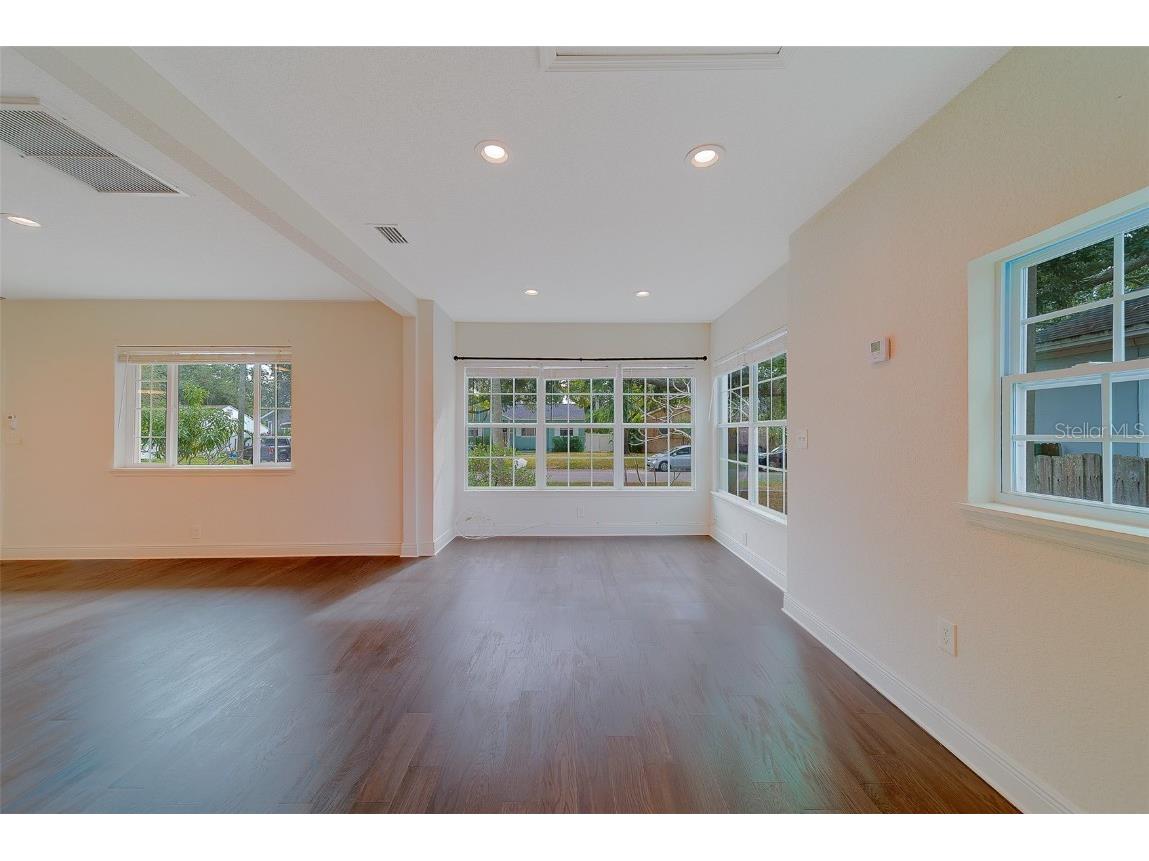 225 36th Avenue NE Saint Petersburg FL 33704 TB8452960 image11