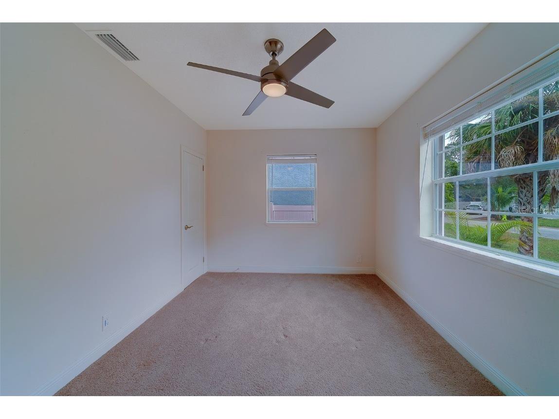 225 36th Avenue NE Saint Petersburg FL 33704 TB8452960 image28