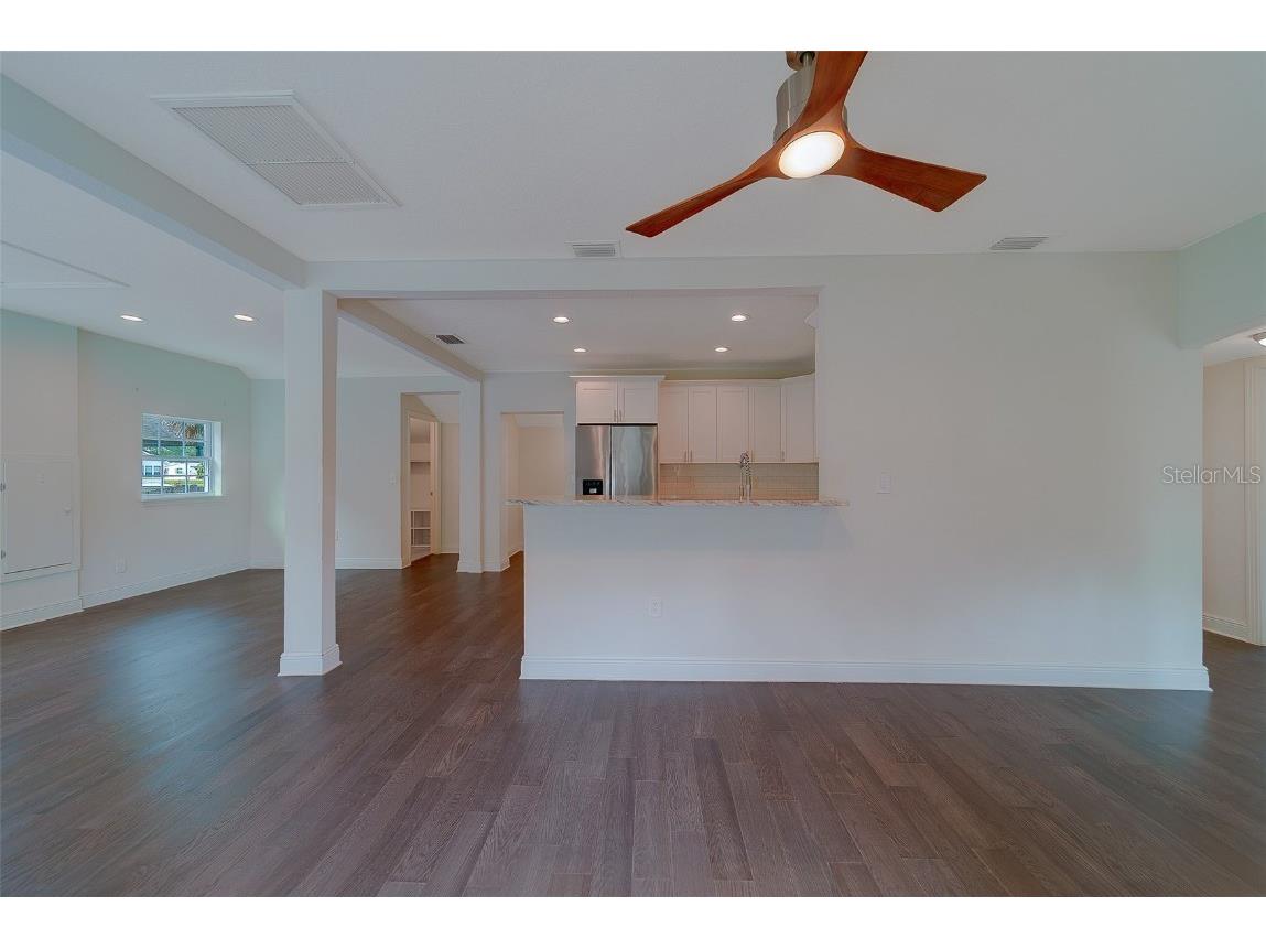 225 36th Avenue NE Saint Petersburg FL 33704 TB8452960 image4