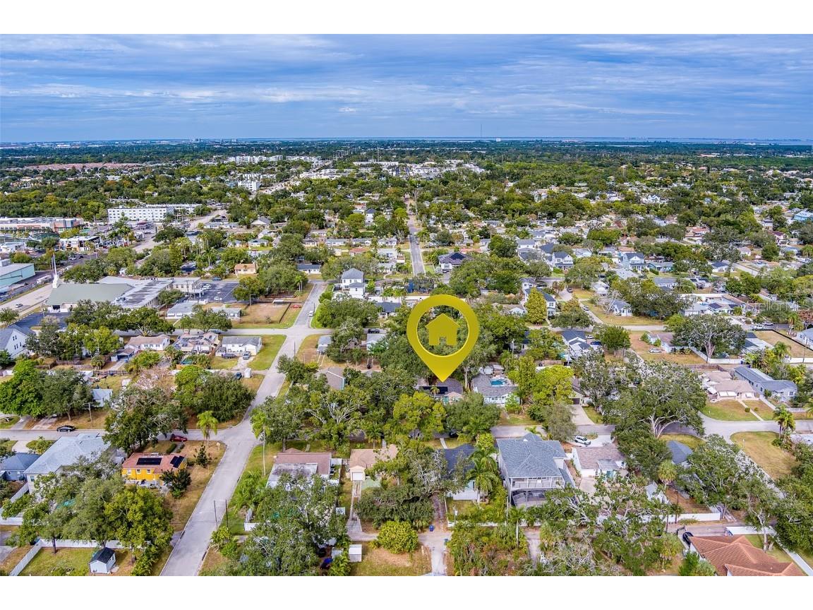 225 36th Avenue NE Saint Petersburg FL 33704 TB8452960 image52