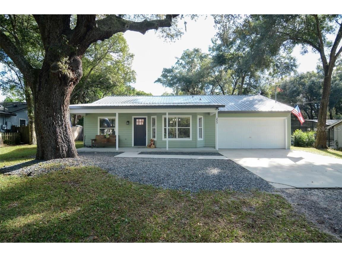 225 3rd Street Geneva FL 32732 O5979832 image1