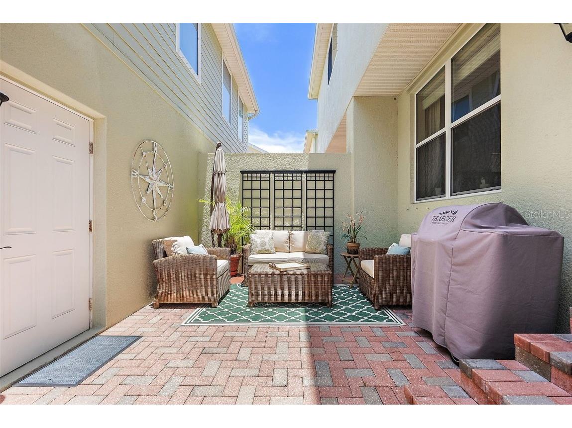 225 49th Avenue N Saint Petersburg FL 33703 TB8402471 image25