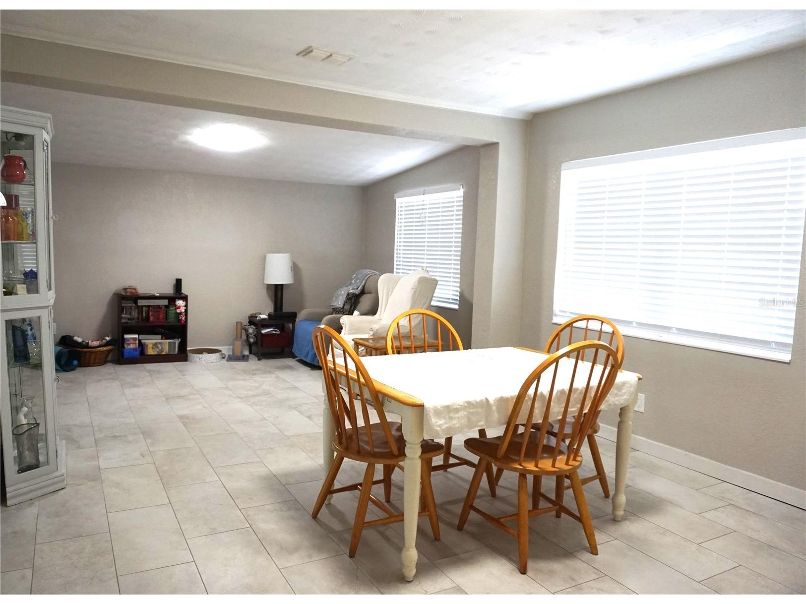 225 83rd Avenue NE Saint Petersburg FL 33702 TB8476643 image8