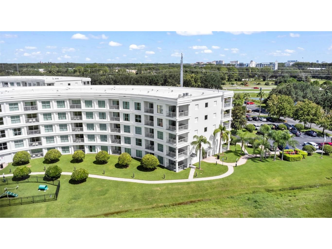 225 Celebration Place #427 Celebration FL 34747 - Pool O6236996 image4