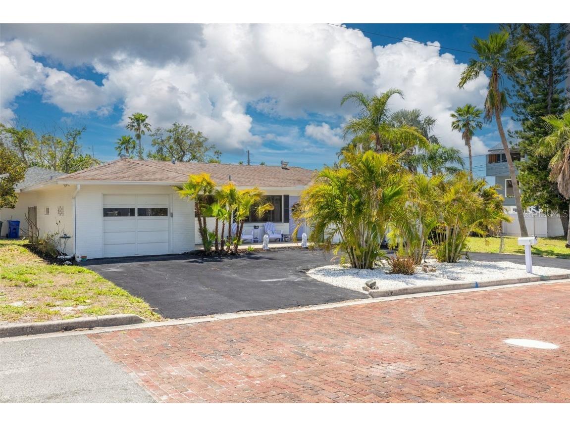 225 Cevera Drive Dunedin FL 34698 TB8375464 image1