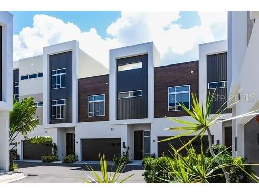 225 Cosmopolitan Court Sarasota FL 34236 A4571887 image1