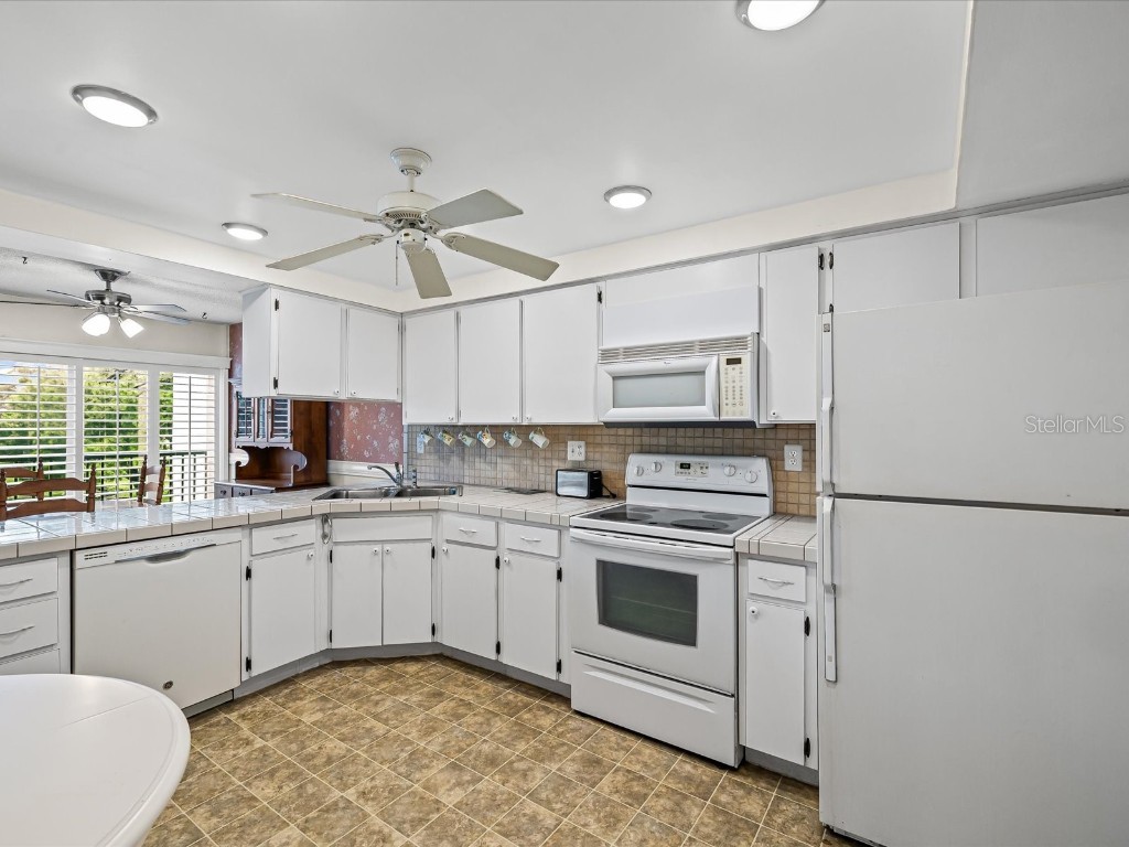 225 Country Club Drive #1211 Largo FL 33771 TB8432446 image13