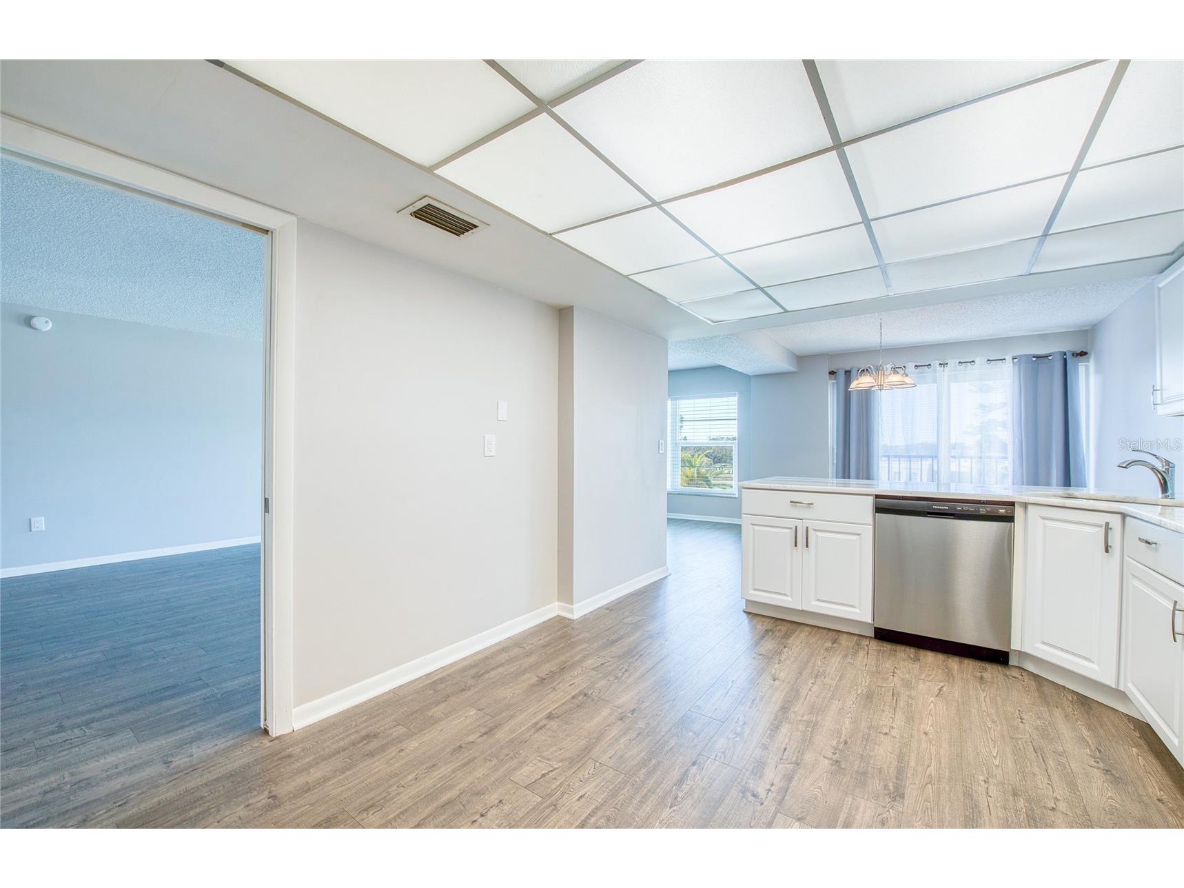 225 Country Club Drive #F1403 Largo FL 33771 TB8474672 image13