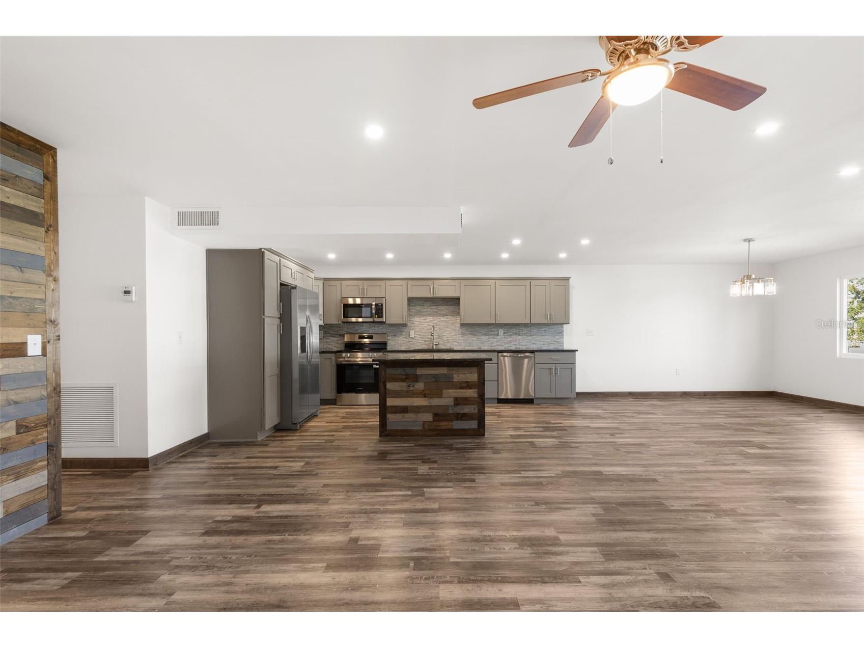 225 Country Club Drive #B221 Largo FL 33771 TB8509961 image12