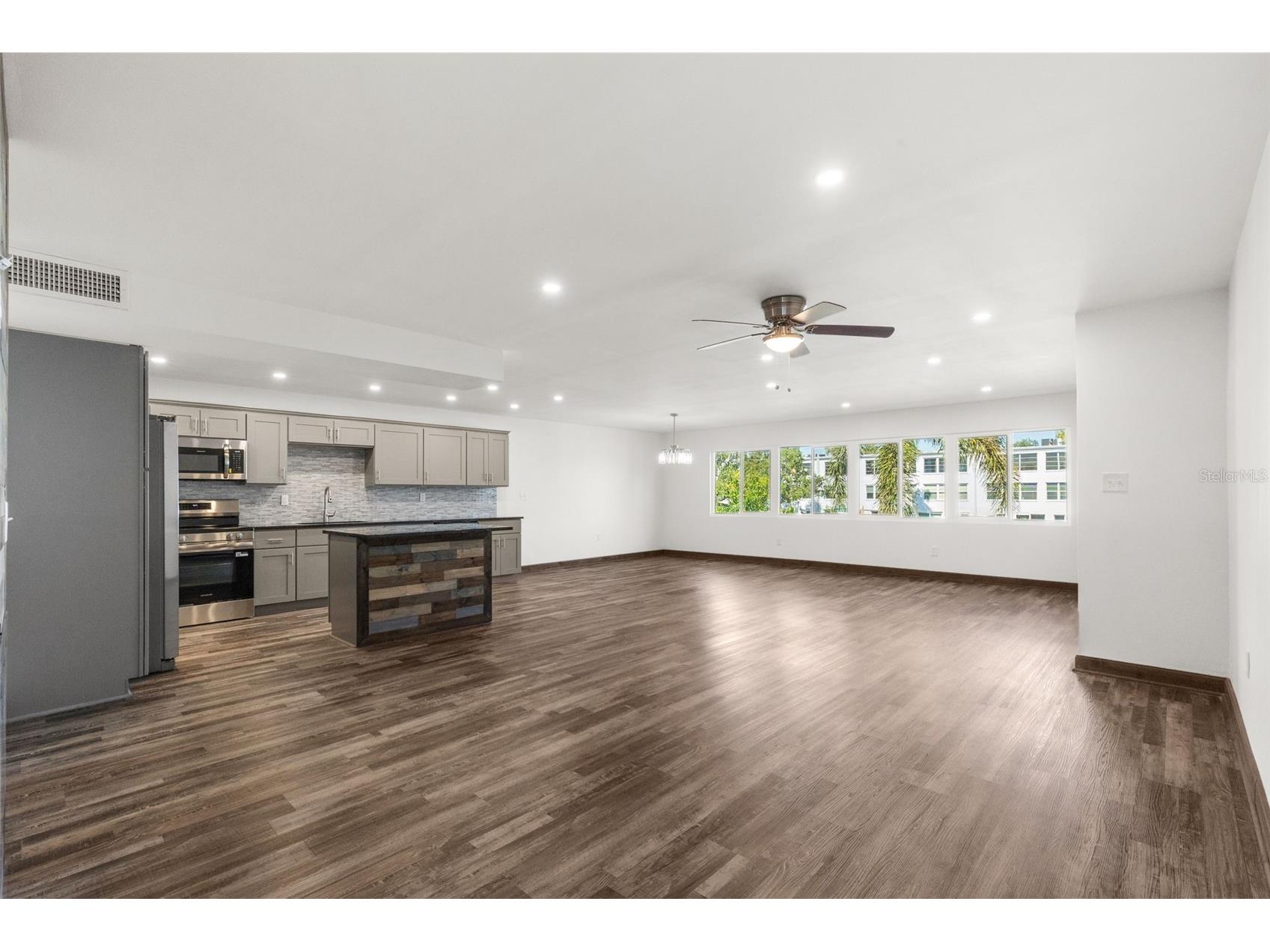 225 Country Club Drive #B221 Largo FL 33771 TB8509961 image4