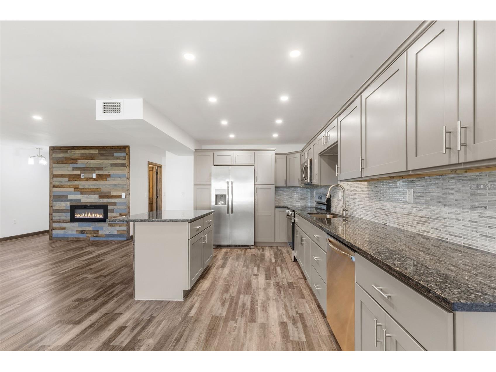 225 Country Club Drive #B221 Largo FL 33771 TB8509961 image6
