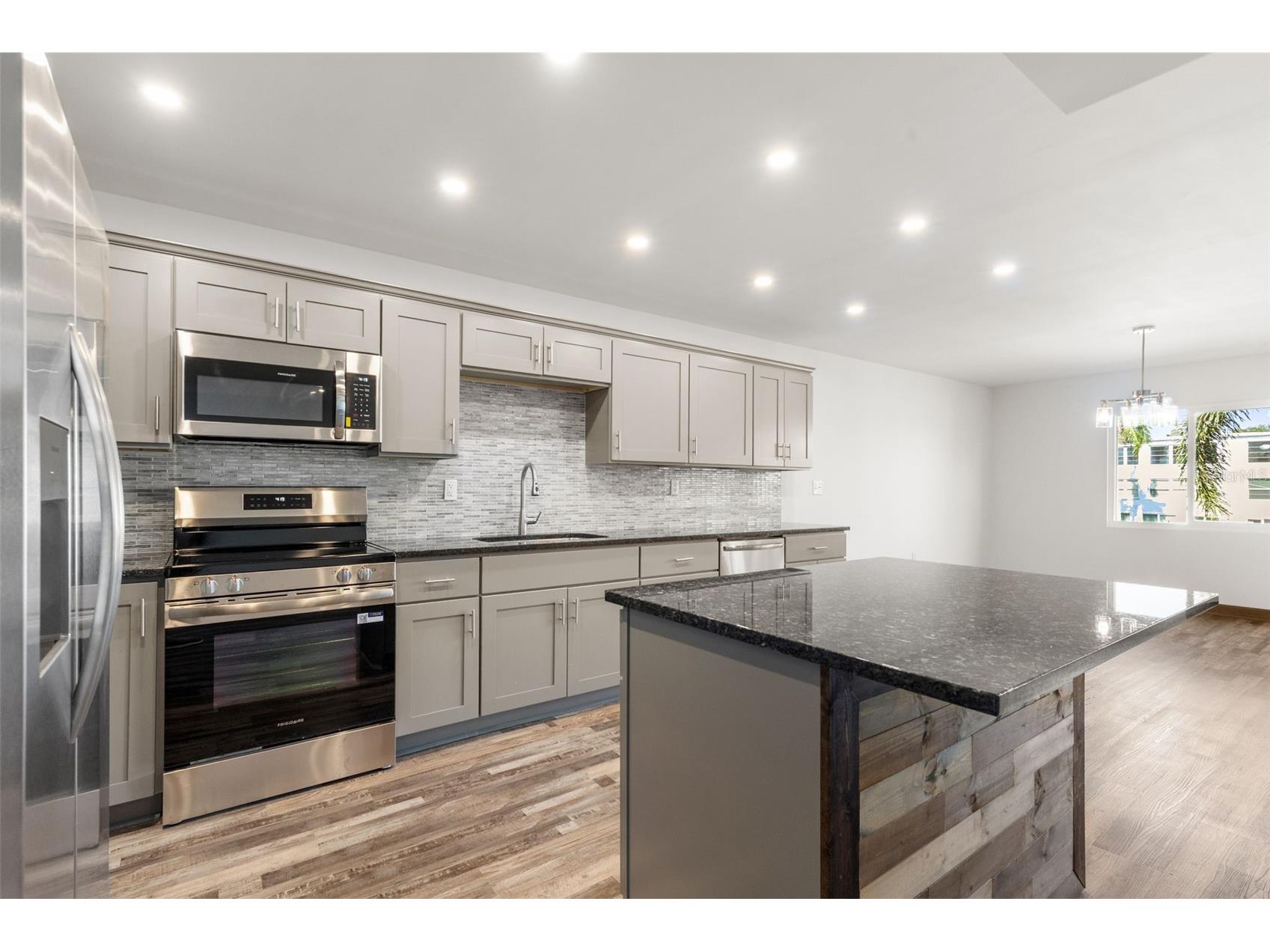 225 Country Club Drive #B221 Largo FL 33771 TB8509961 image7