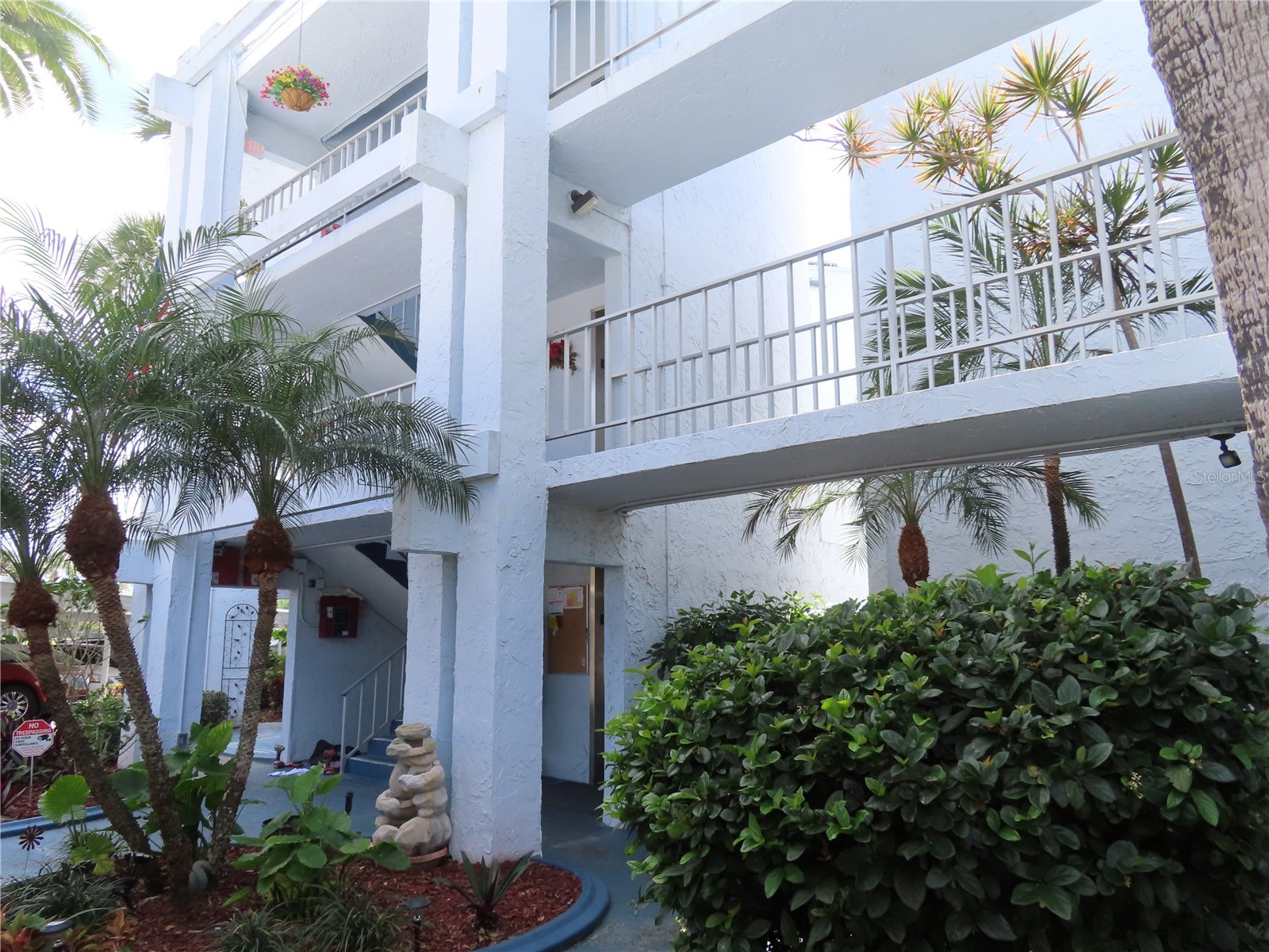 225 Country Club Drive #C225 Largo FL 33771 TB8485144 image2