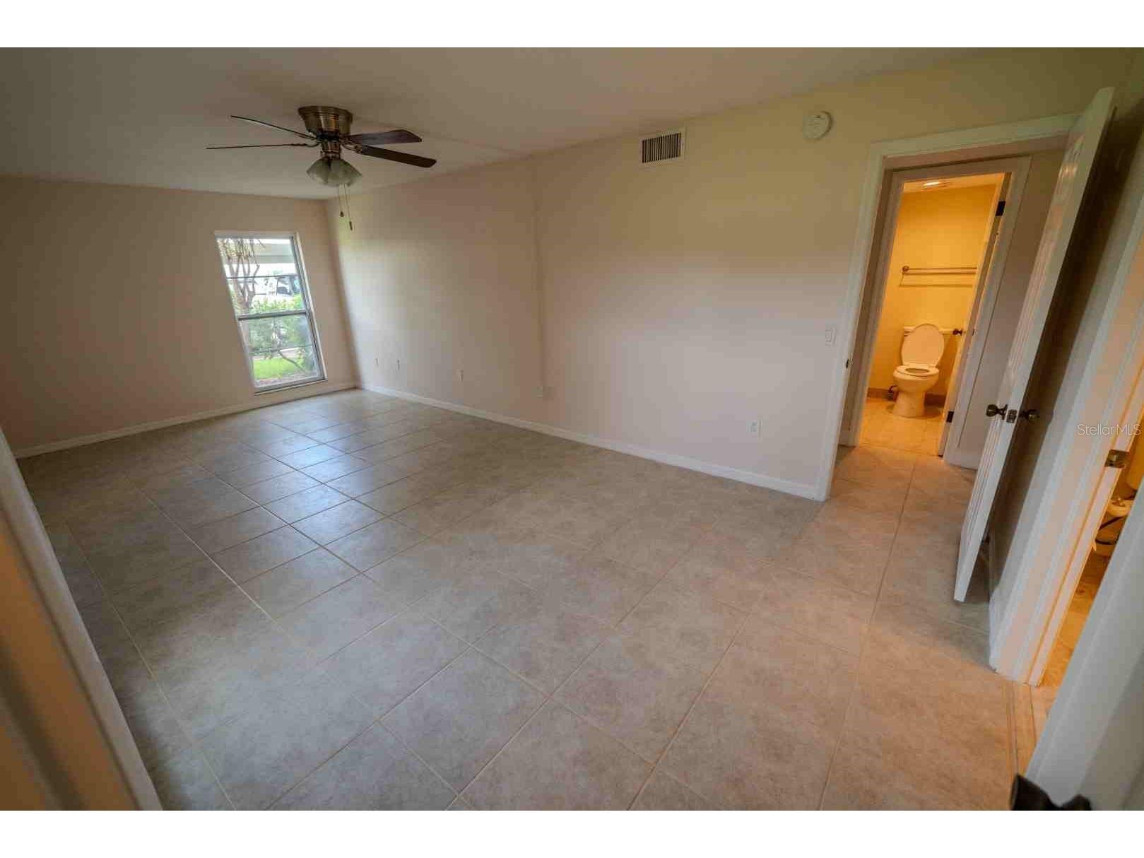 225 Country Club Drive #D142 Largo FL 33771 TB8525826 image35