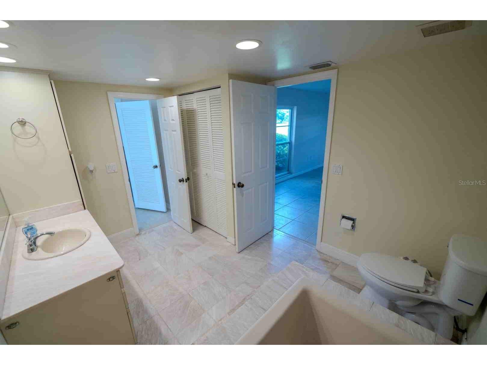 225 Country Club Drive #D142 Largo FL 33771 TB8525826 image40