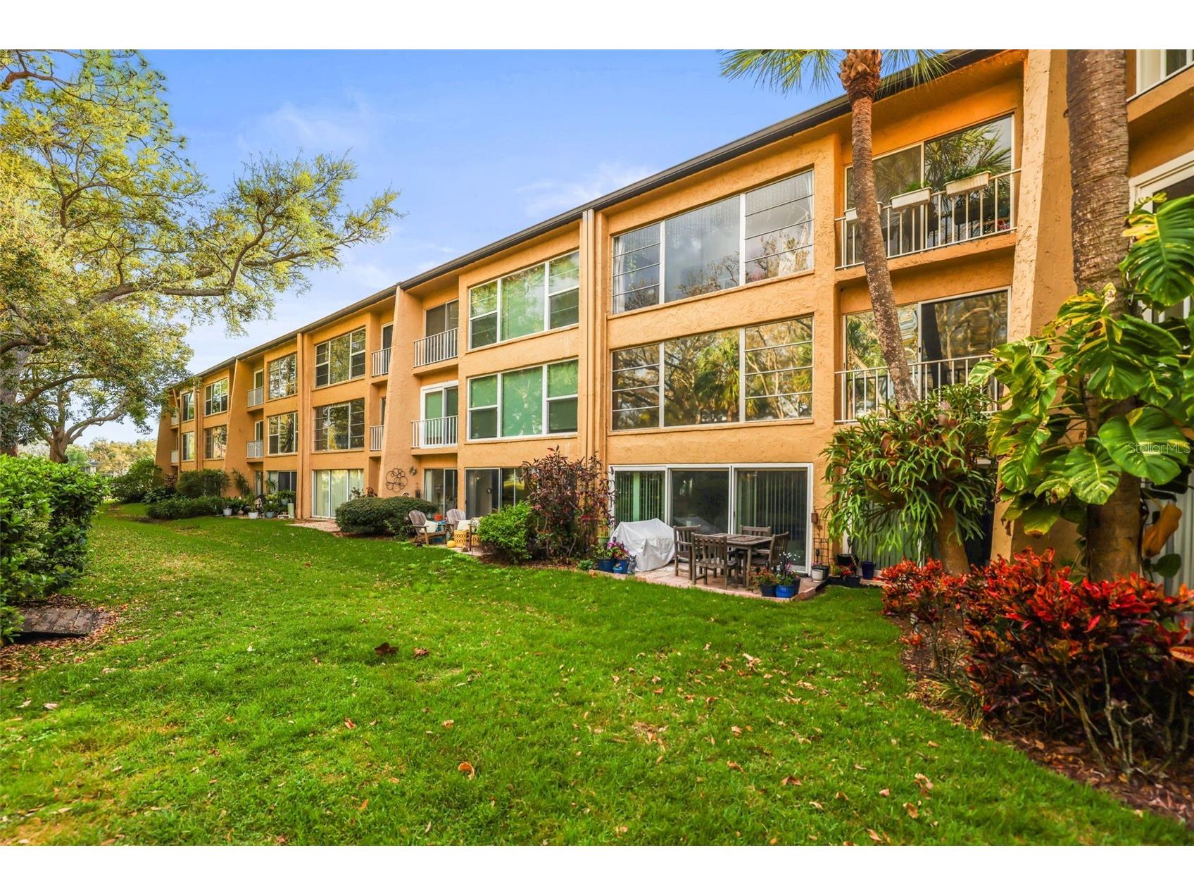 225 Country Club Drive #D237 Largo FL 33771 TB8485265 image1